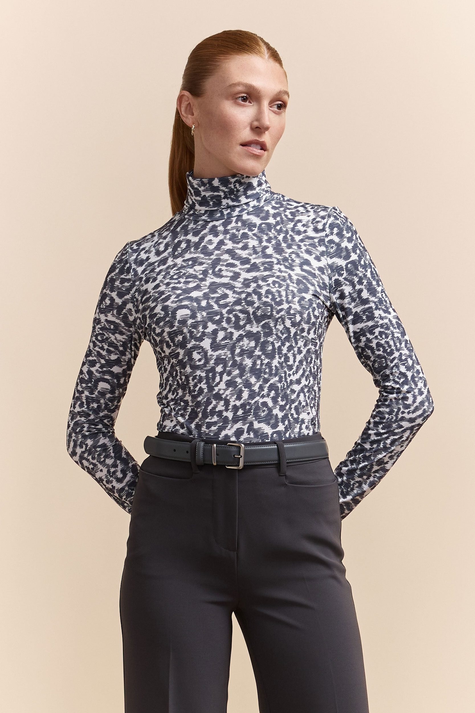 T-shirt col roulé leopard