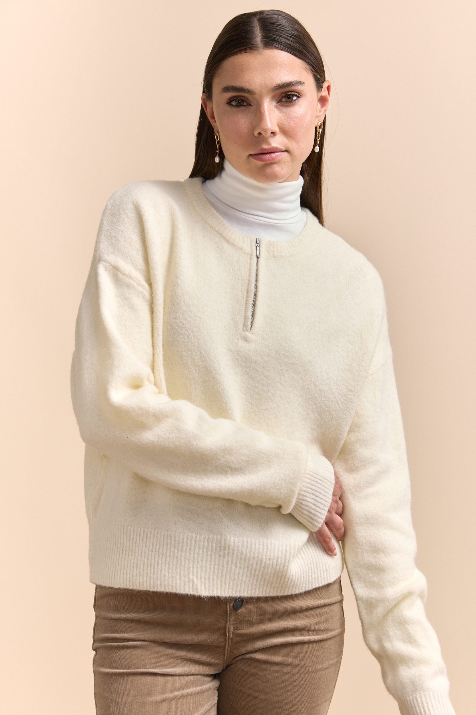 Pull col rond avec zip devant