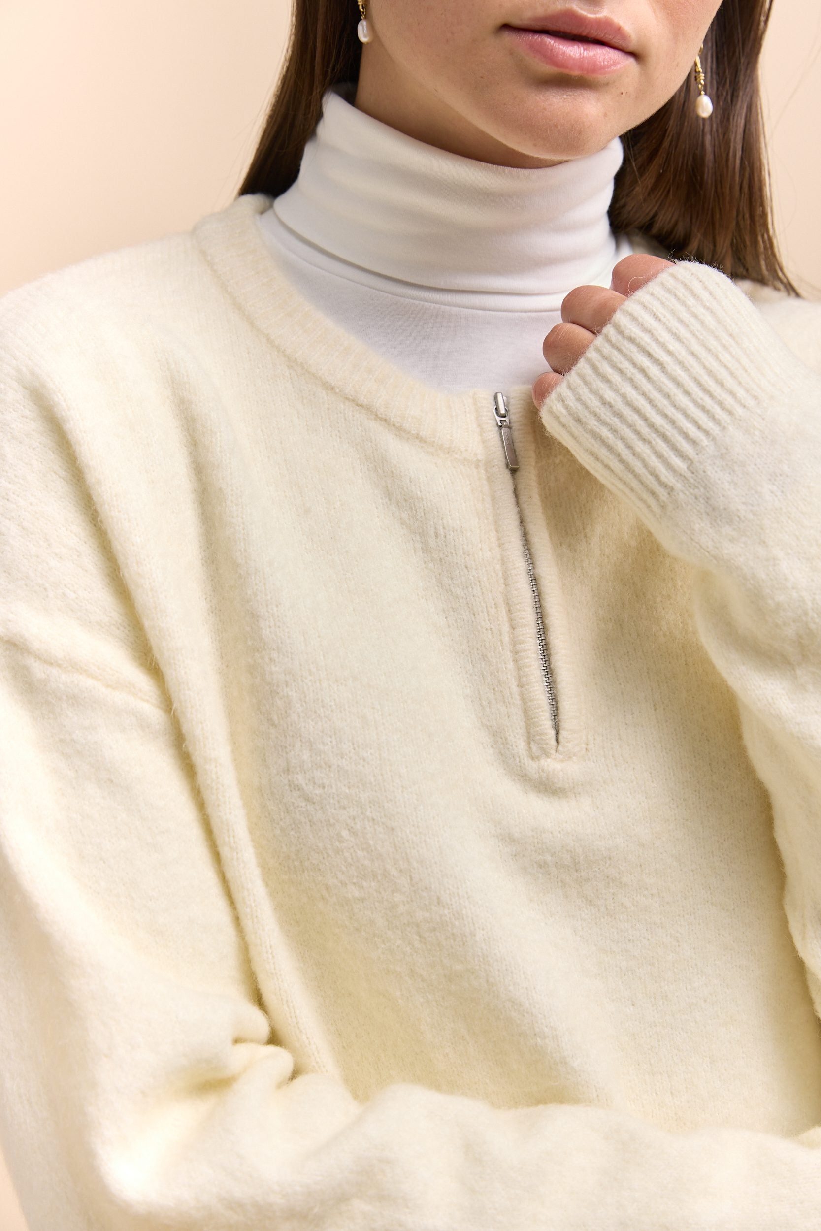 Pull col rond avec zip devant