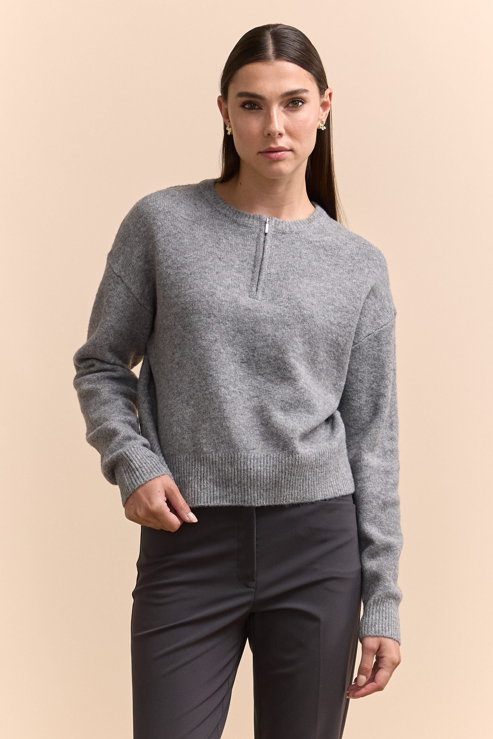 Pull col rond avec zip devant