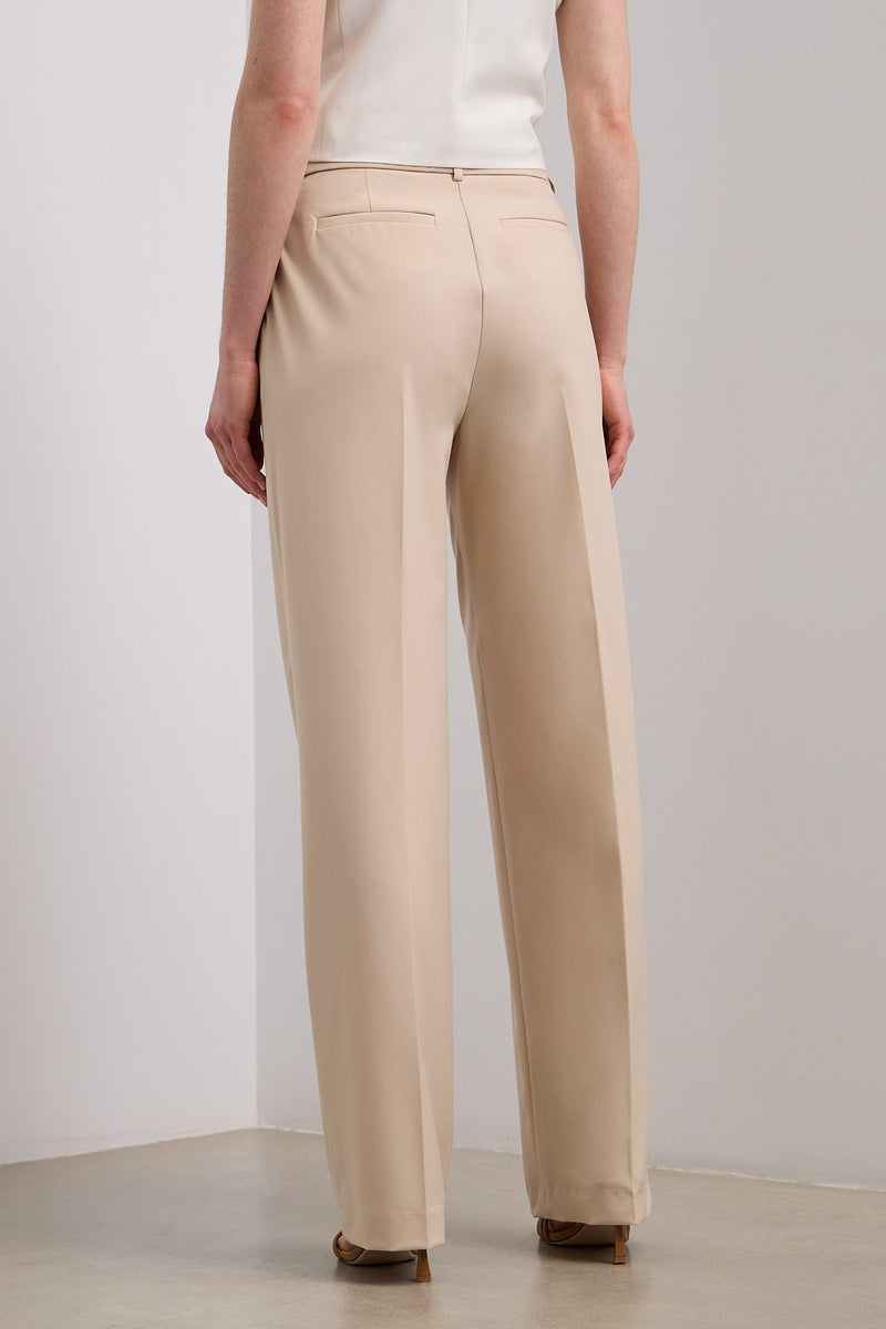 Wide leg pant with pleats