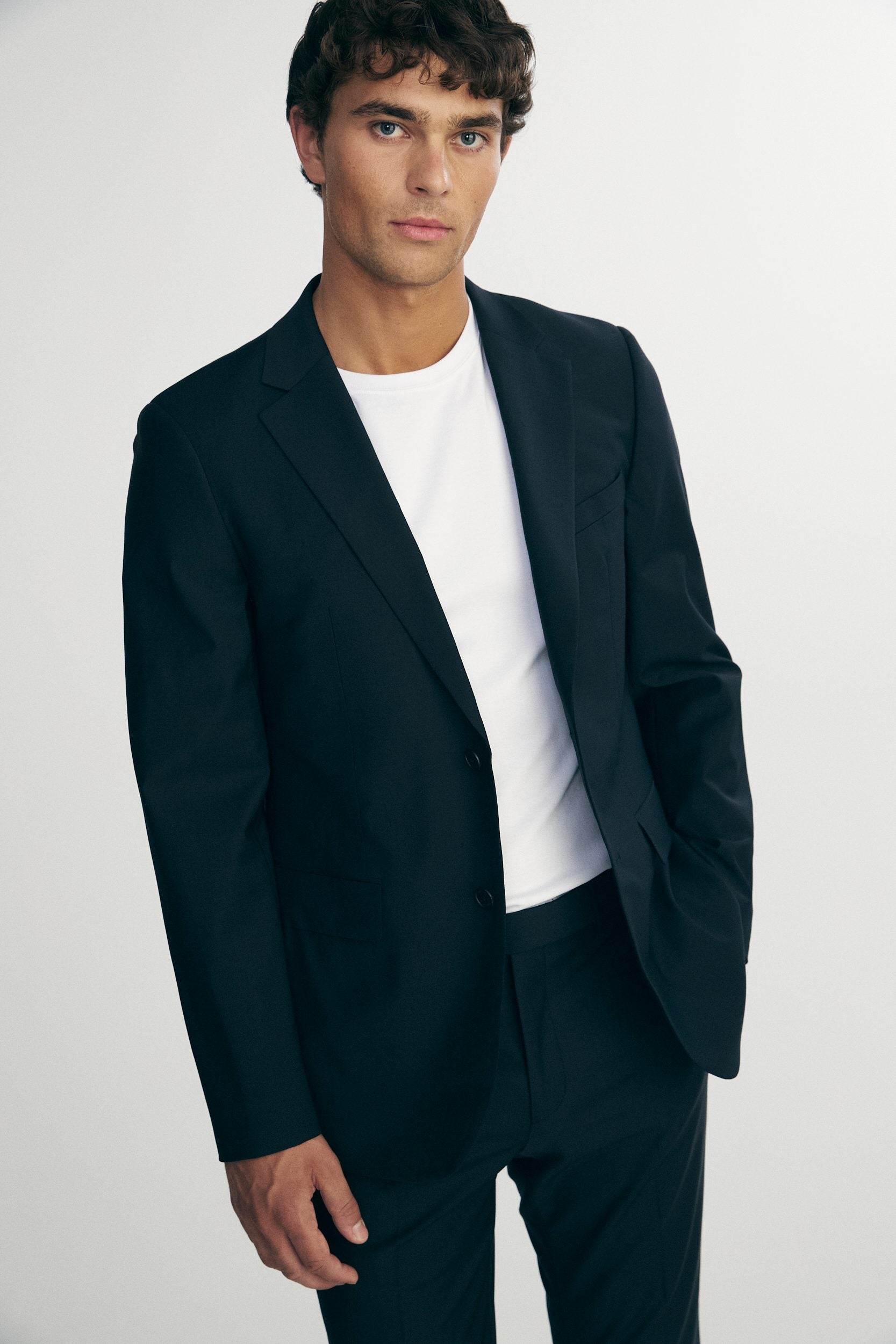 Veston ajusté essentiel