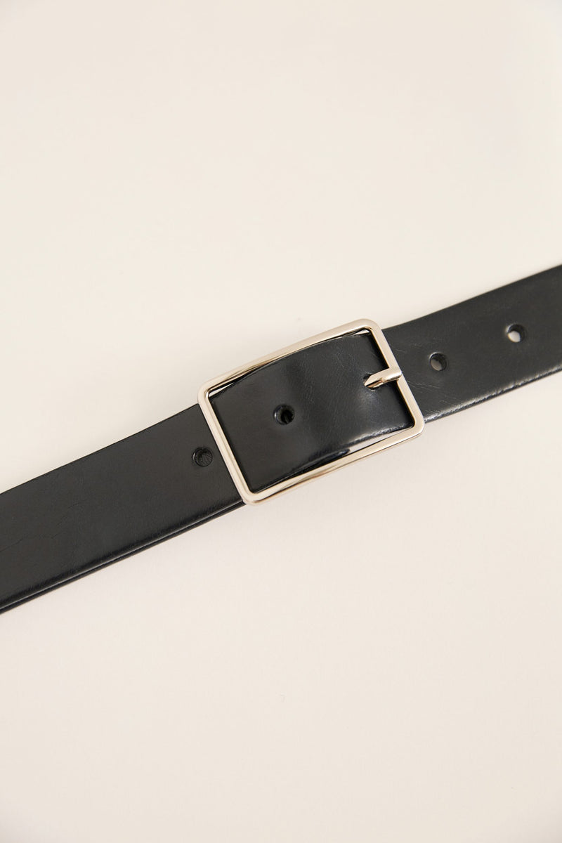 Essential leather belt
