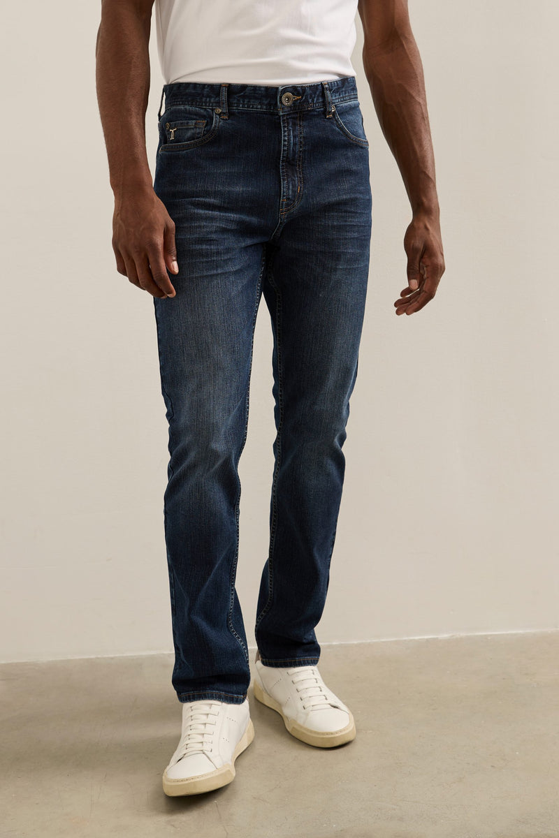 Comfort fit five pocket jeans