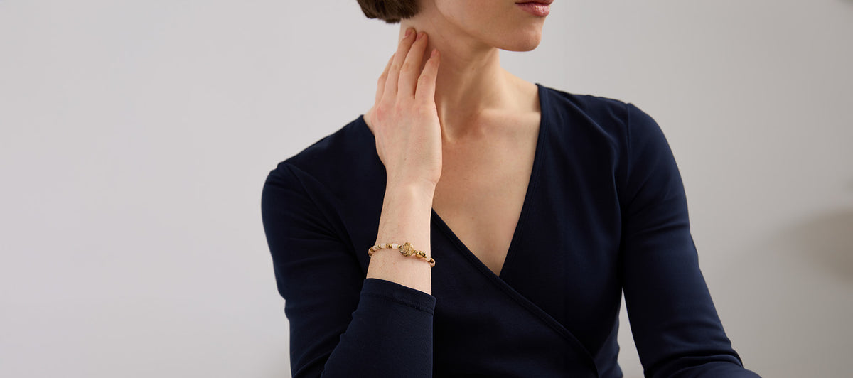 Bijoux - Colliers, bagues, boucles d'oreilles… Nos bijoux tendance et de qualité pour femmes ont été créés pour embellir vos plus beaux looks.