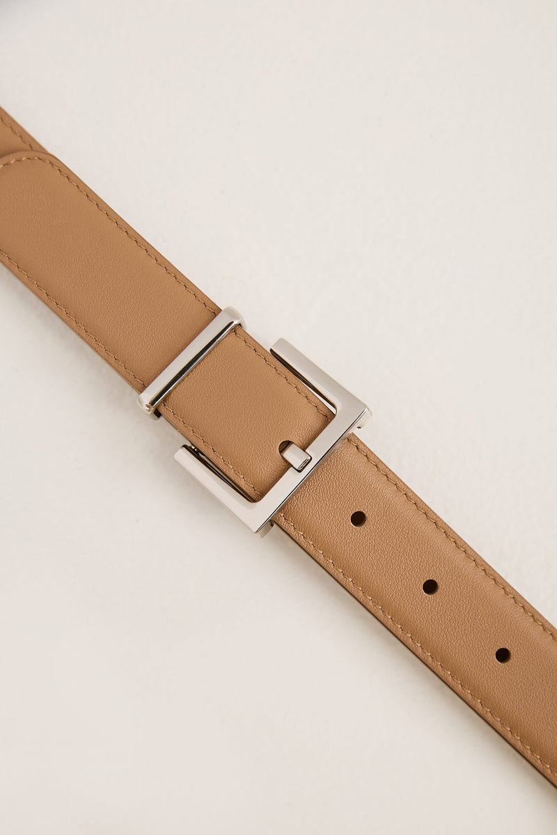 Classic belt with square buckle