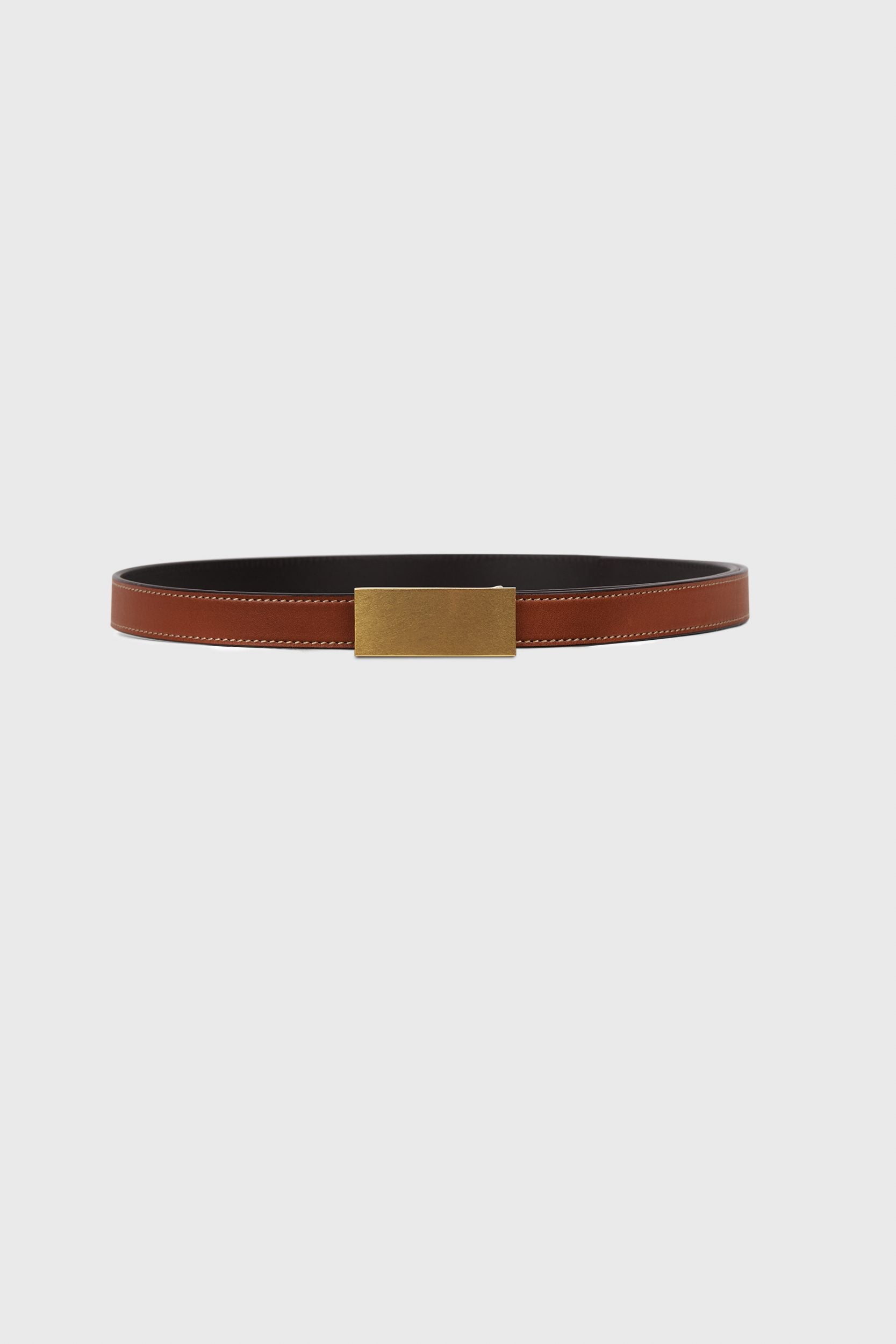 Ceinture fine avec boucle dorée