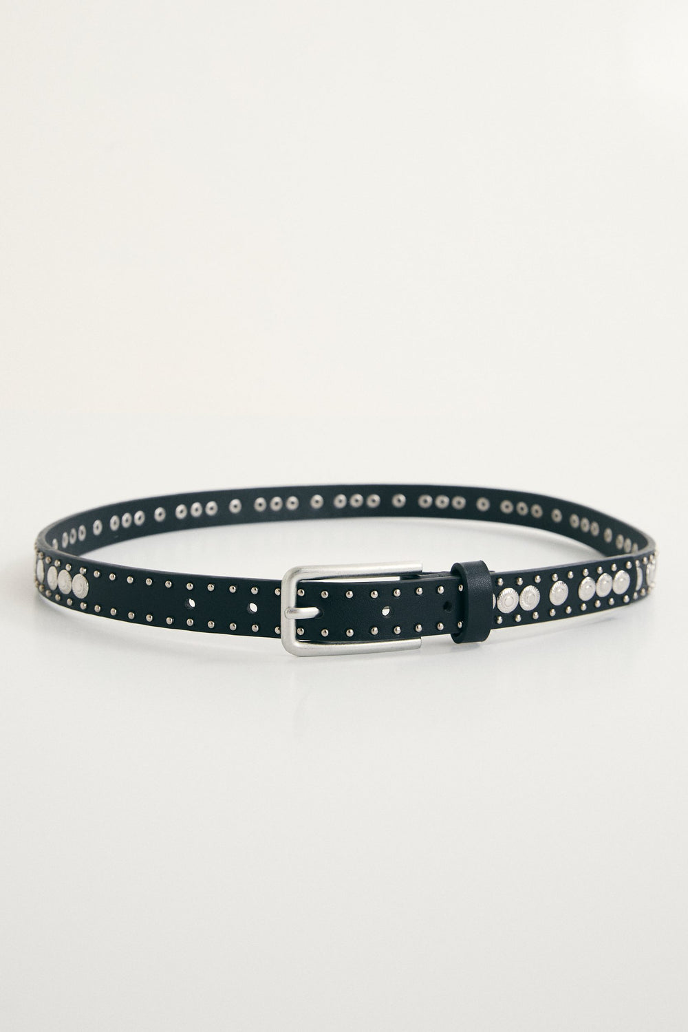 Ceinture cloutée en cuir