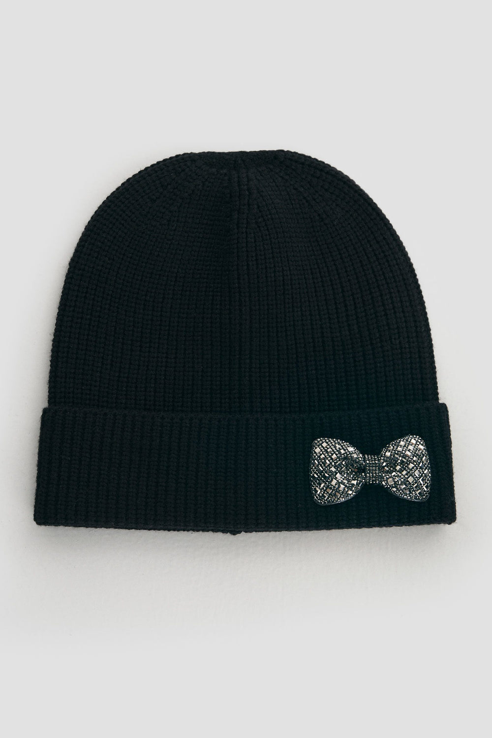 Beanie with decorative bow