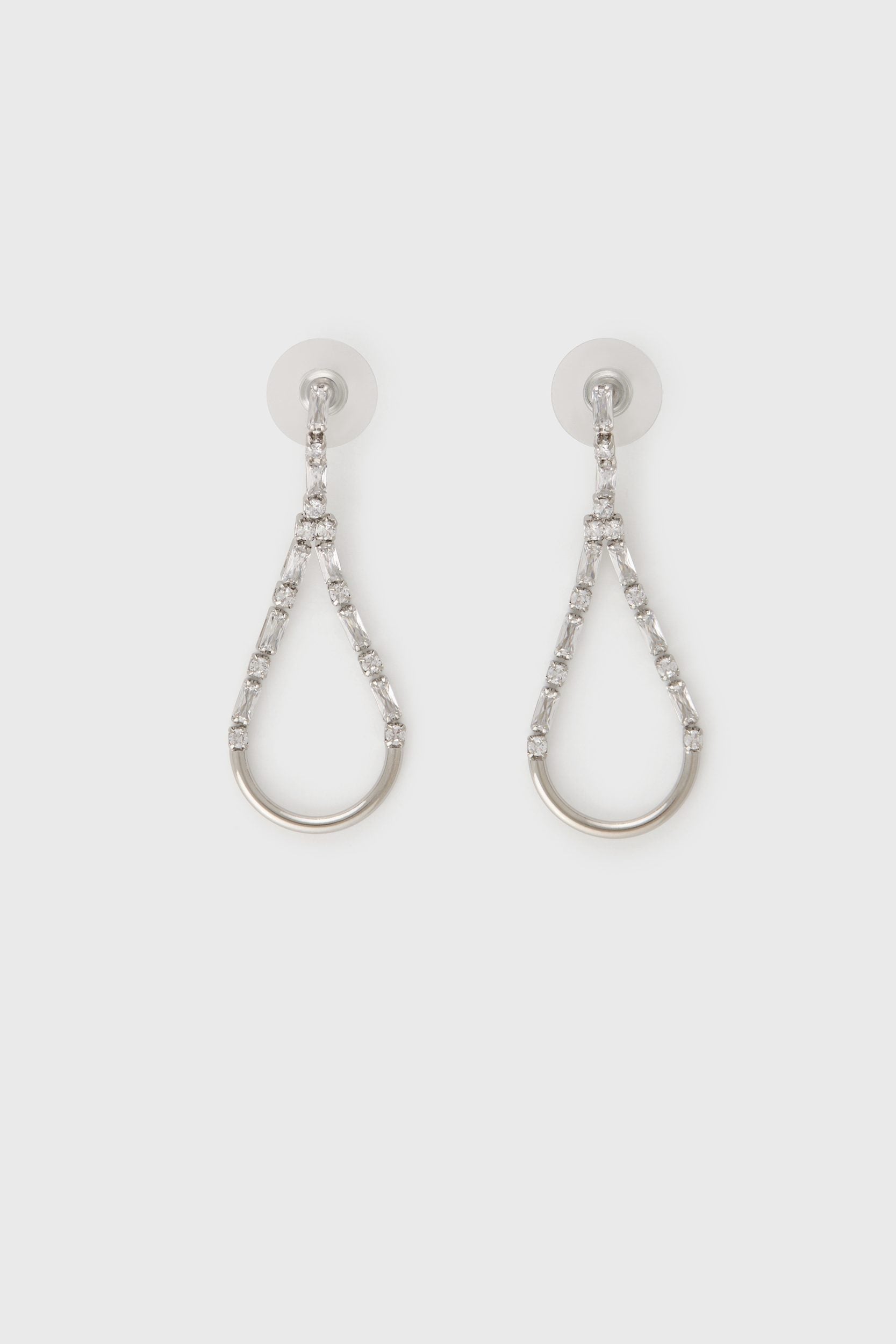 Drop earrings with crystals