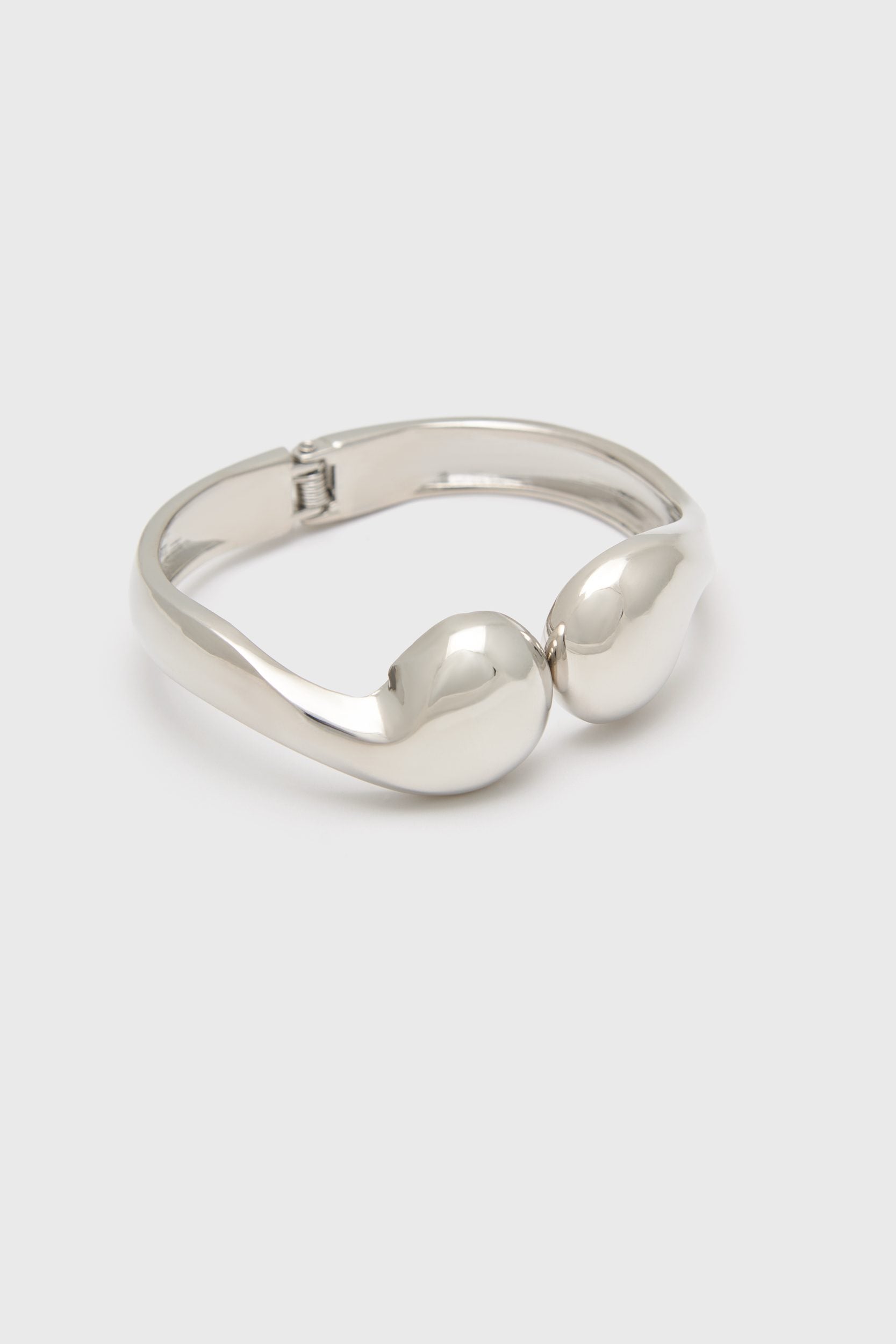 Metal bangle