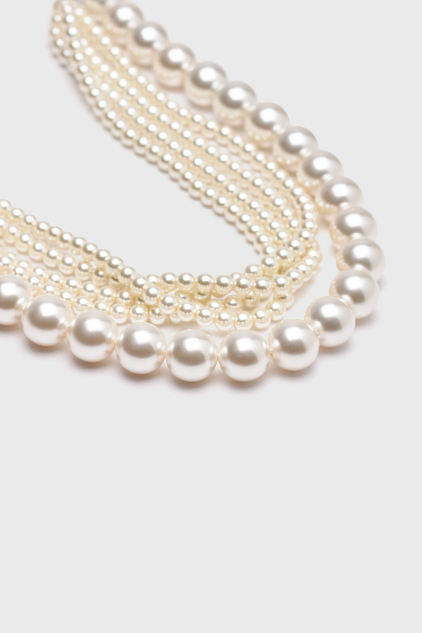 Multi layer pearl necklace