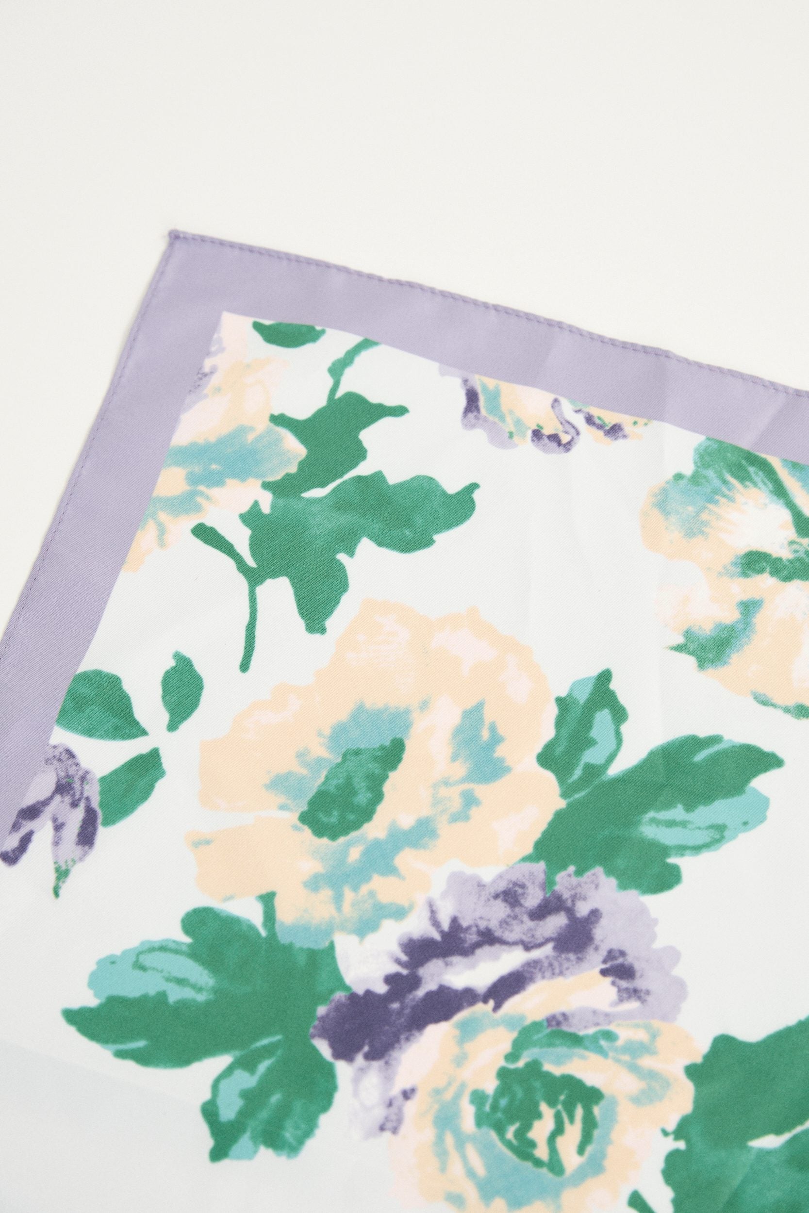 Foulard carré imprimé fleuri