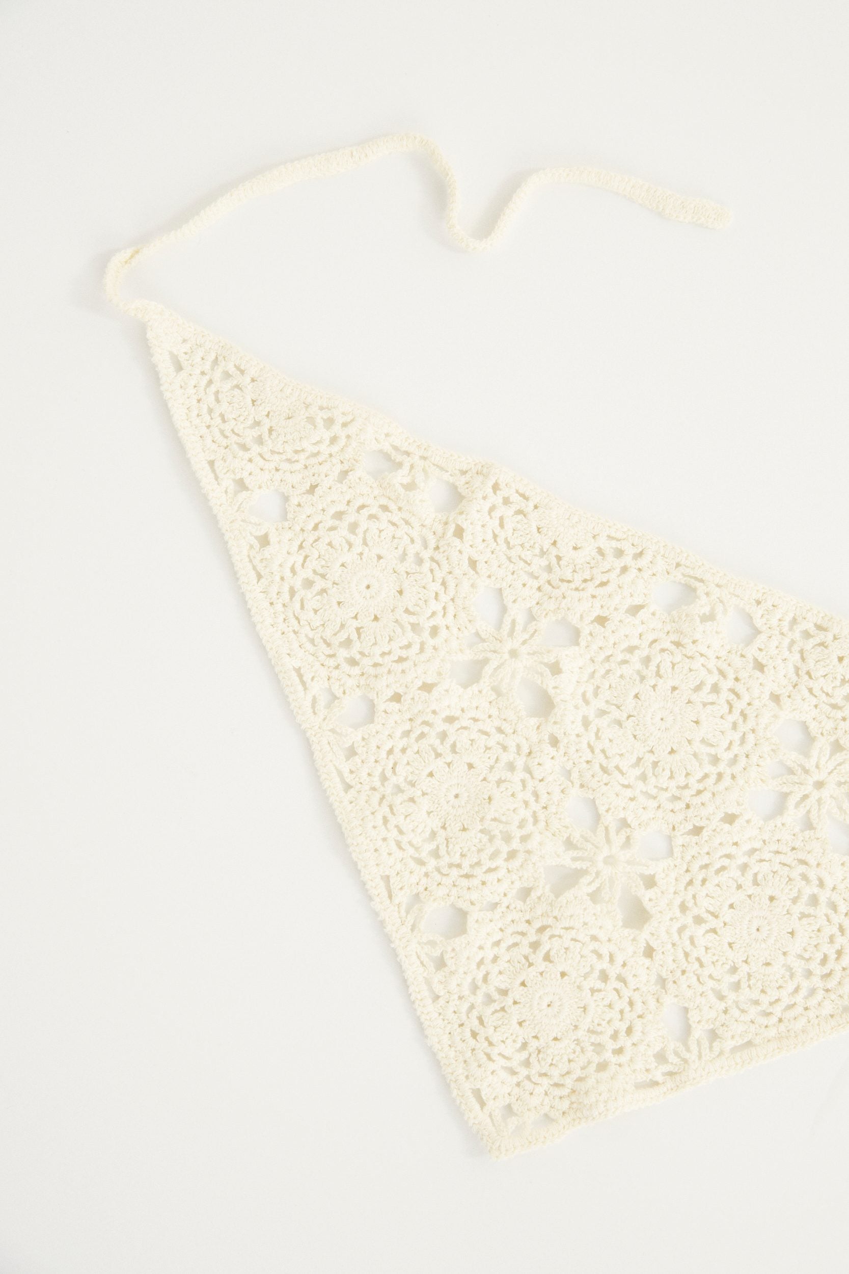 Écharpe triangulaire en crochet