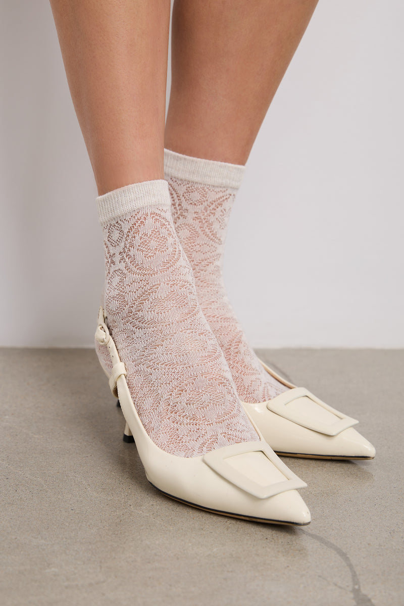 Lace pattern socks