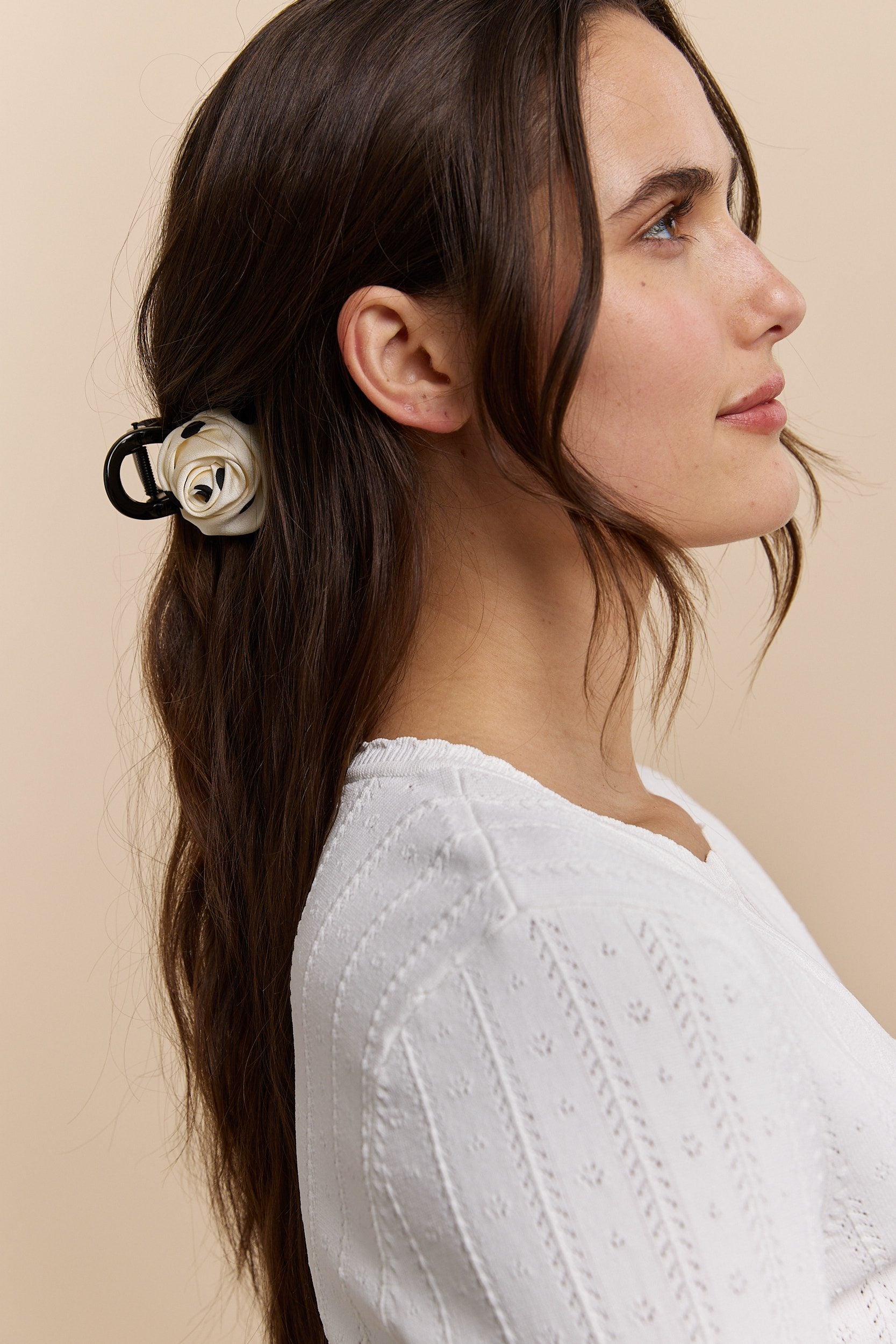 Flower-shaped hair clip