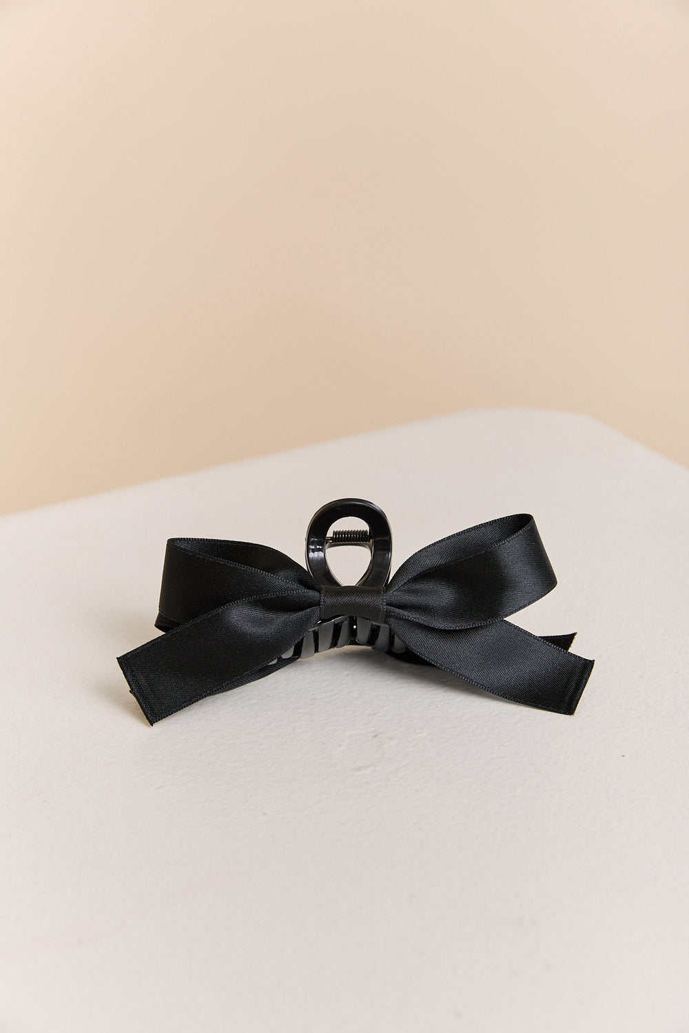 Bow hairclip
