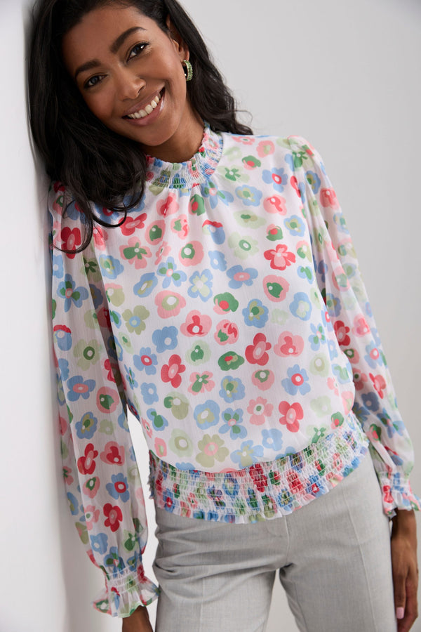 Fluid blouse with floral prints