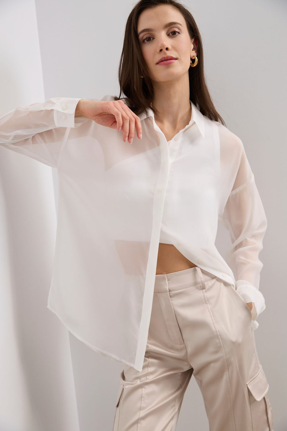Chemisier ample transparent avec dos ouvert