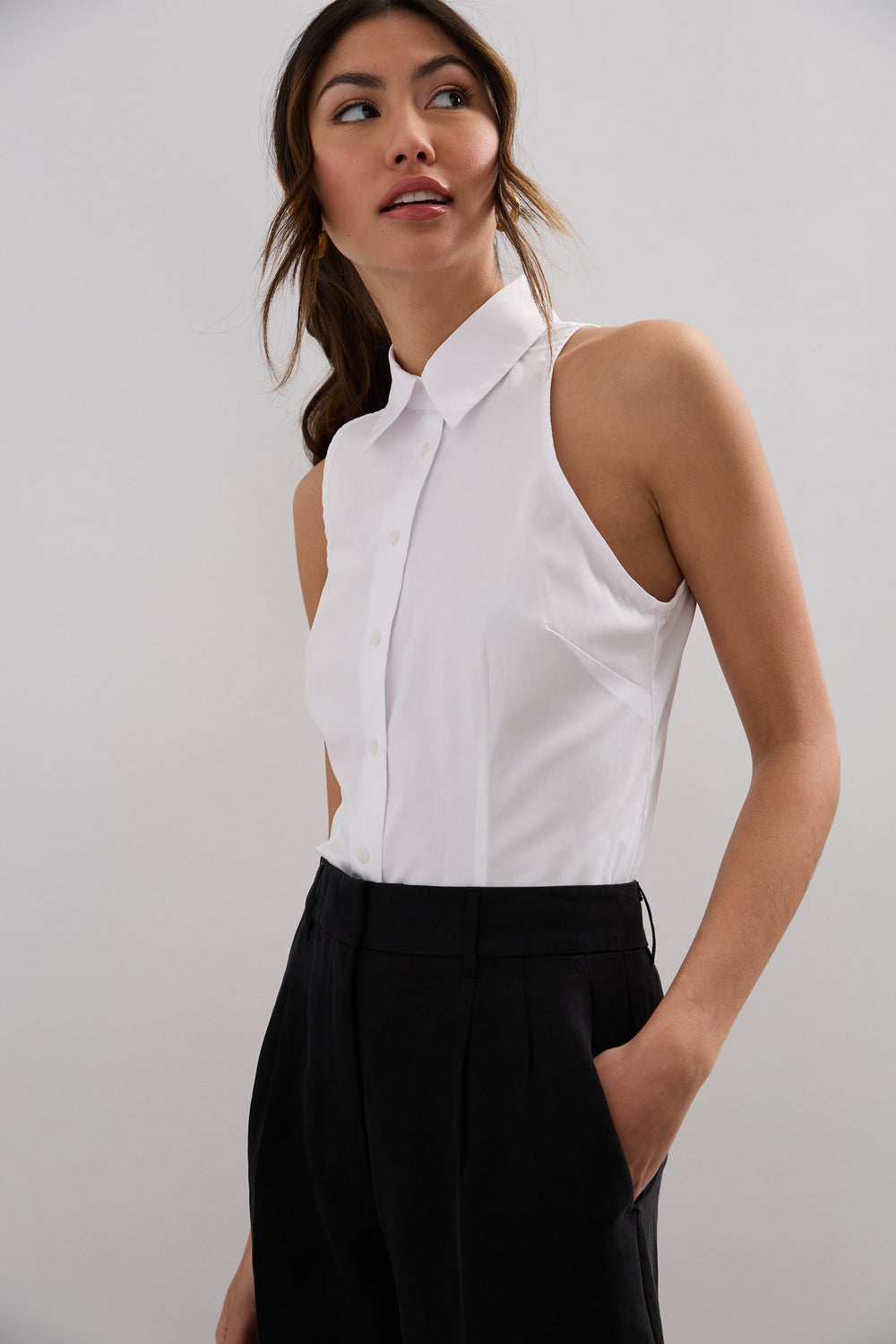 Poplin sleeveless button shirt