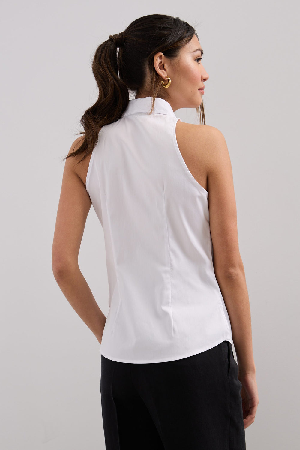 Poplin sleeveless button shirt