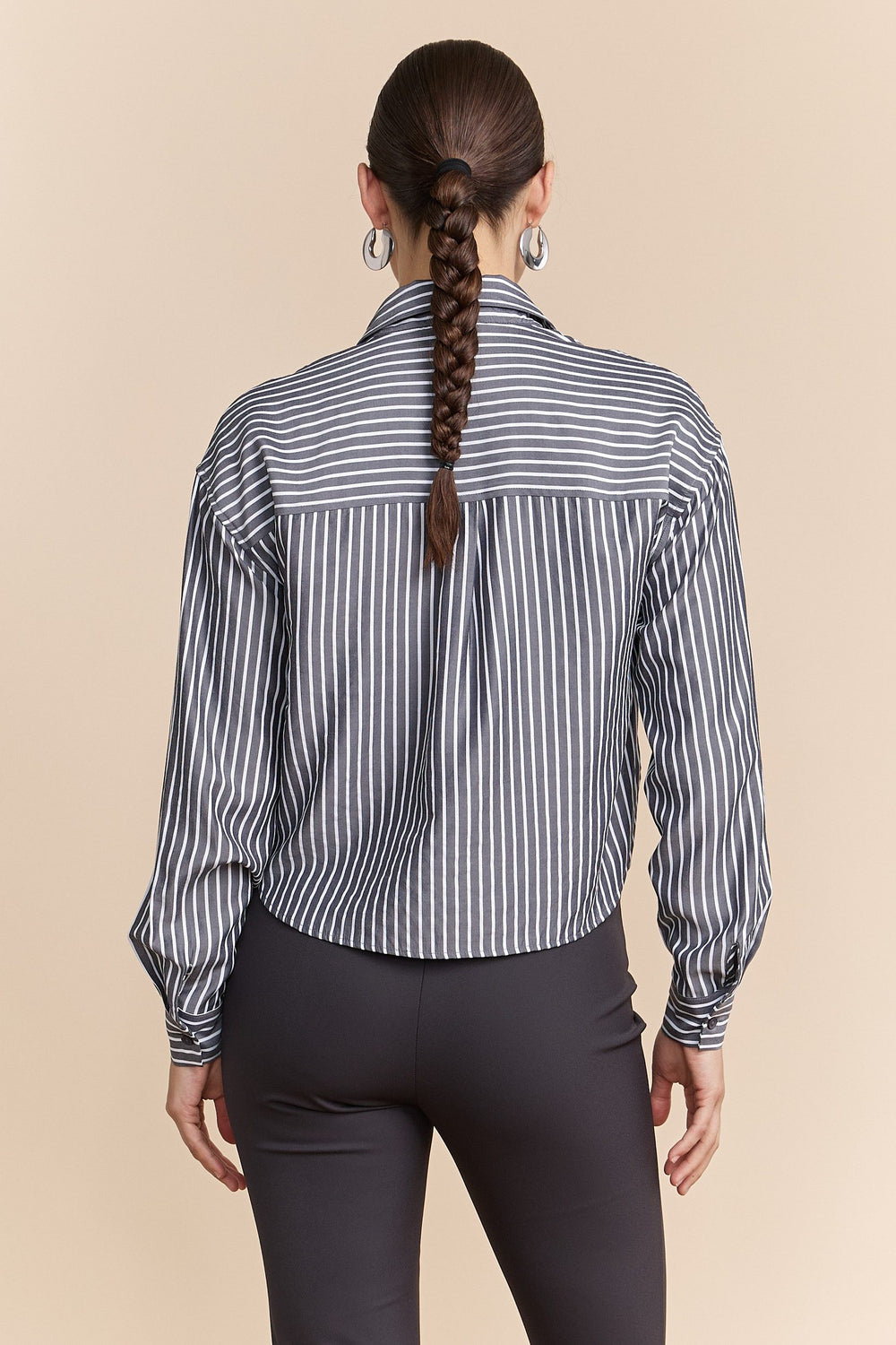 Oversized cropped shirt