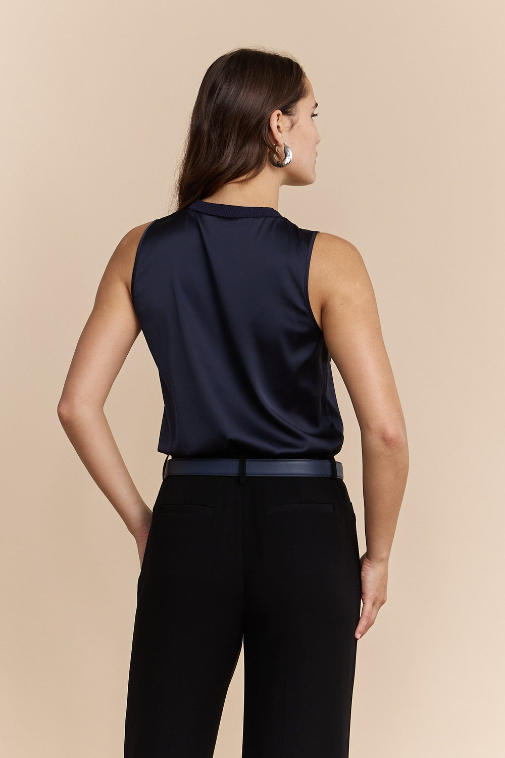 Sleeveless top with rib detail