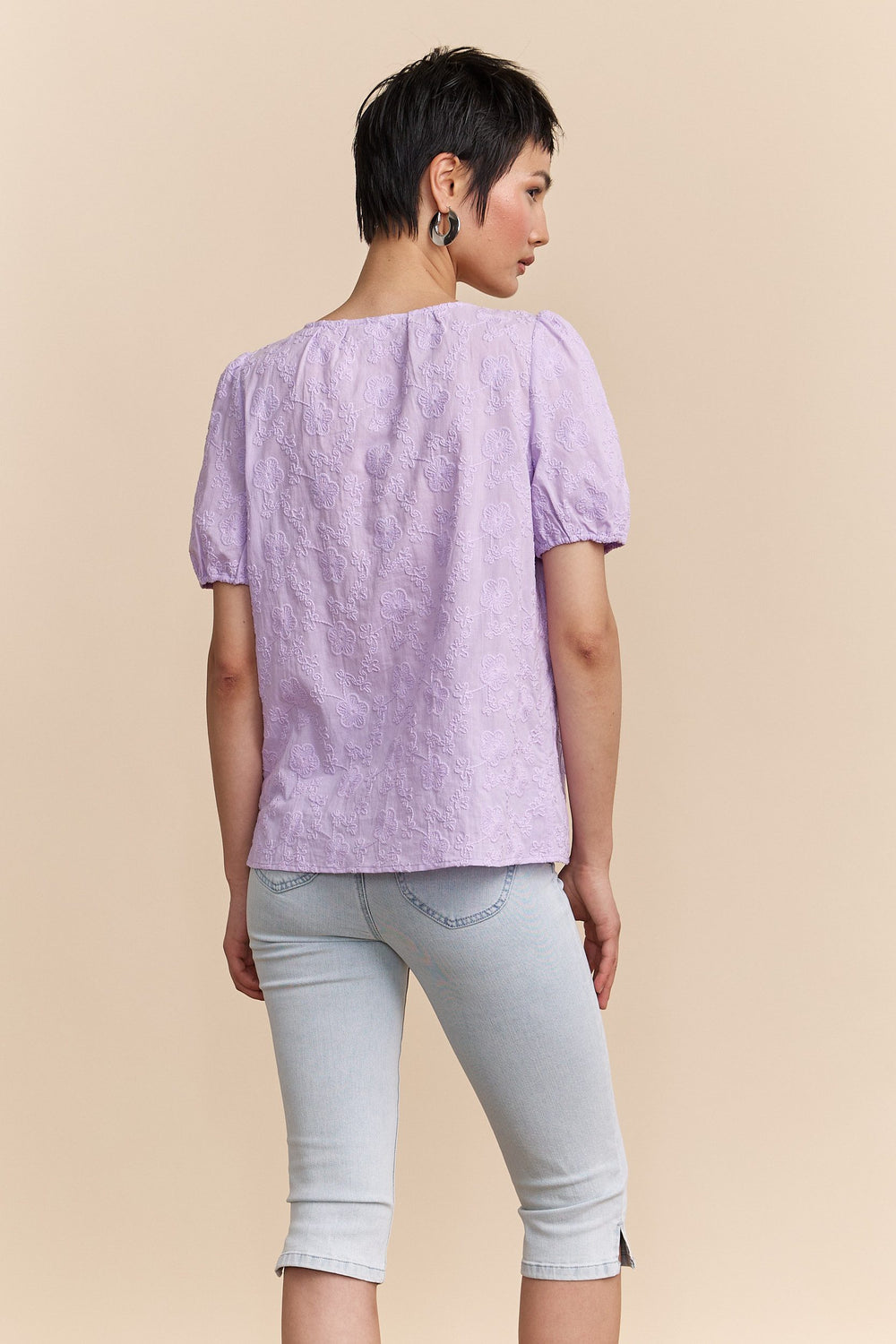 Blouse à manches bouffantes en broderie