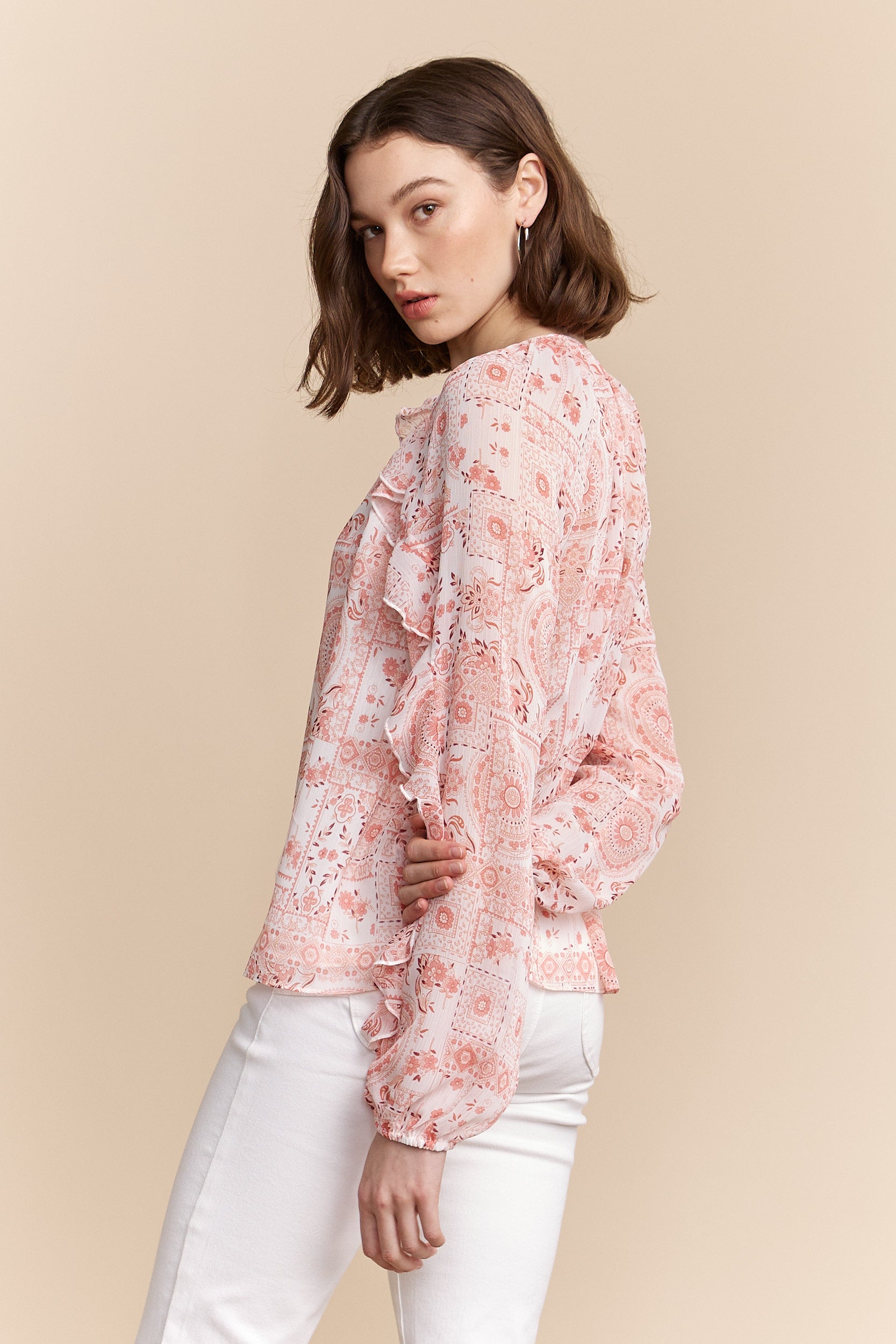 Blouse imprimée avec volants et cordon