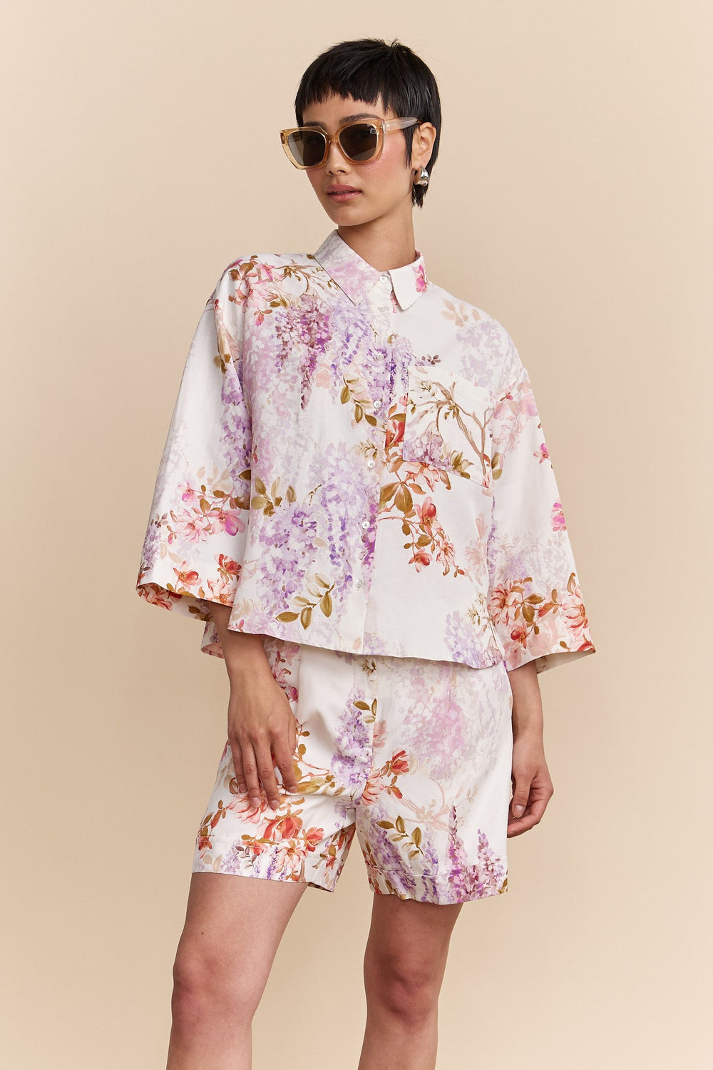 Chemisier ample écourté avec imprimé floral