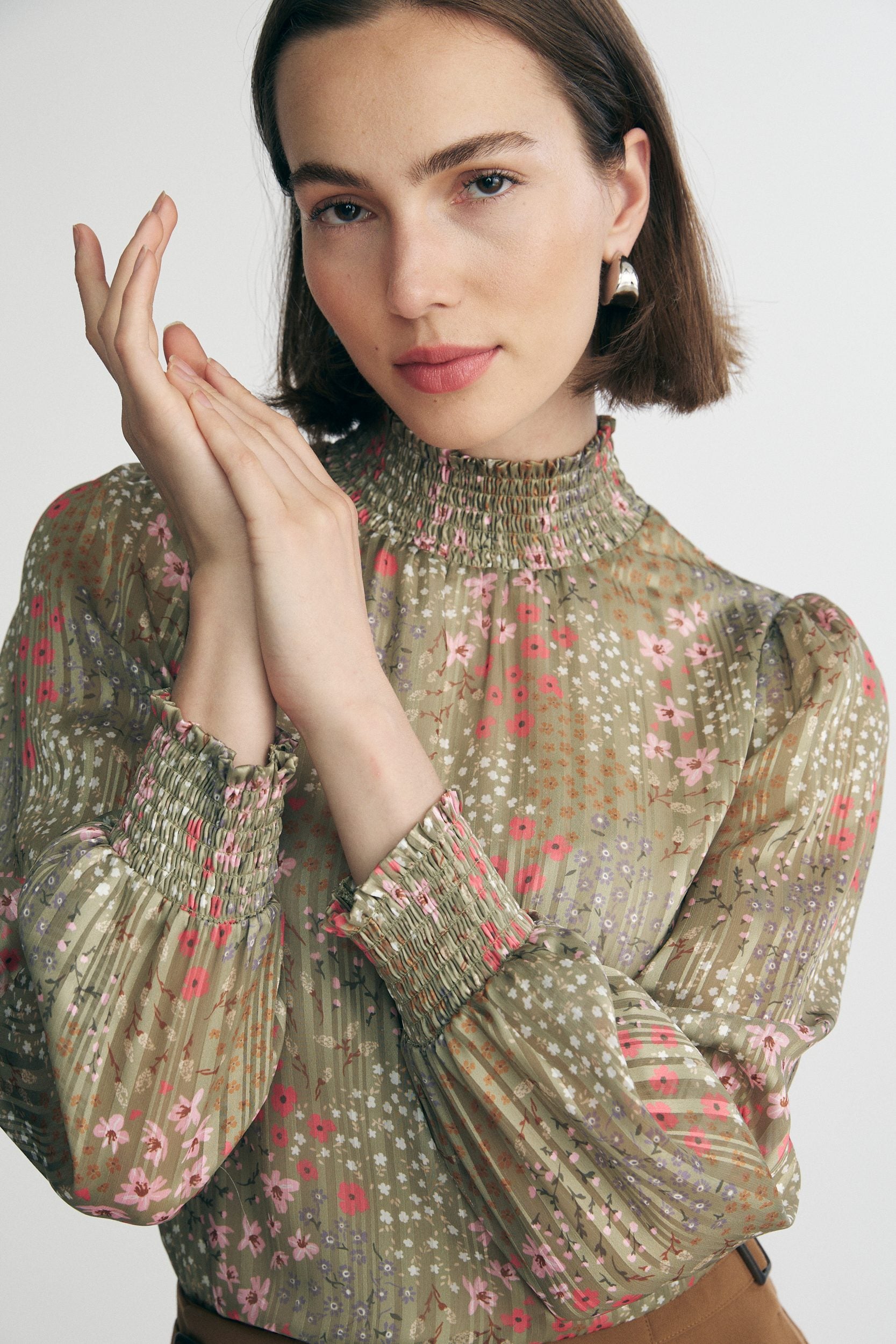 Blouse imprimé fluide avec nid d'abeille