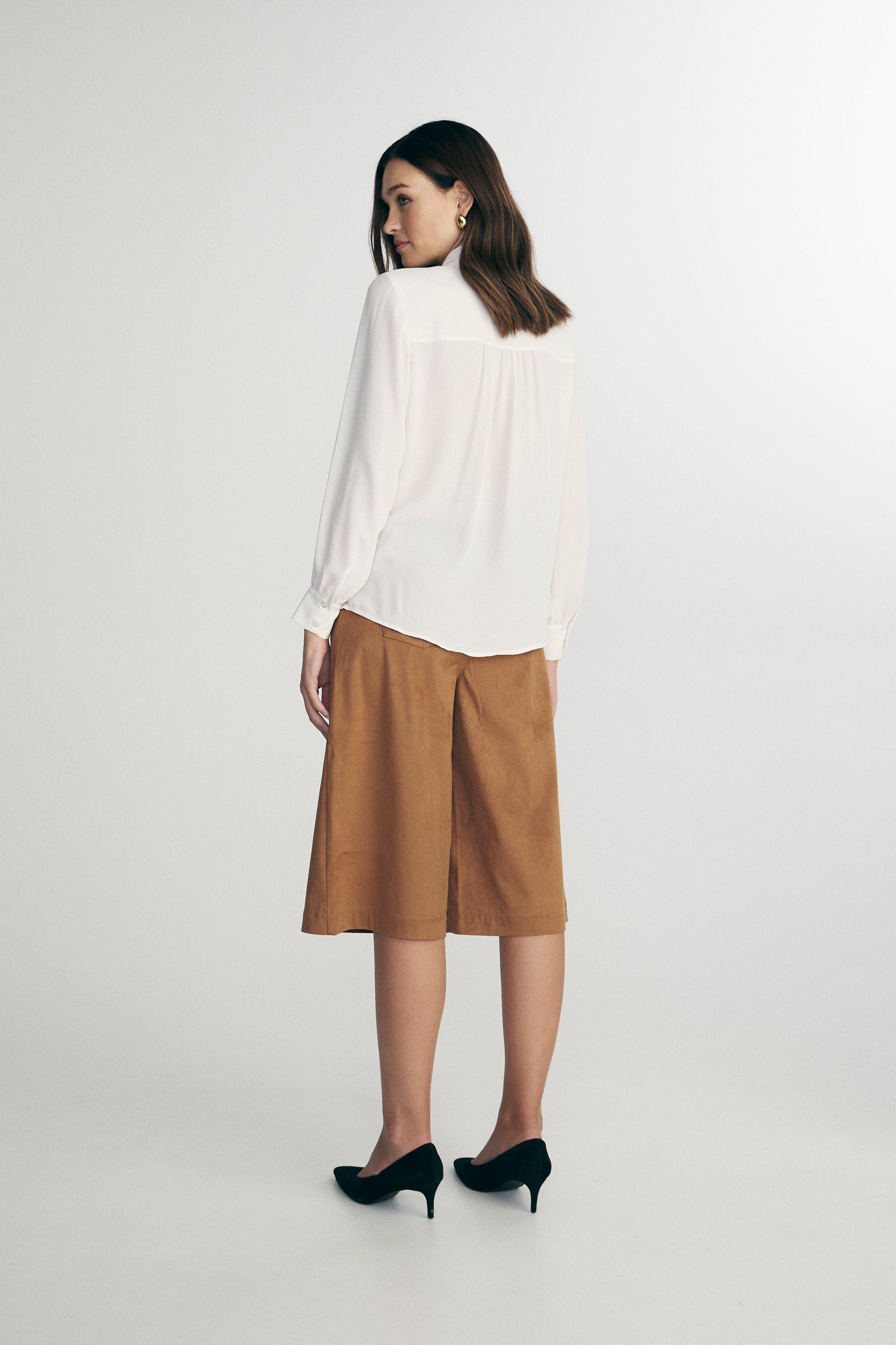 Button-down blouse with tied front