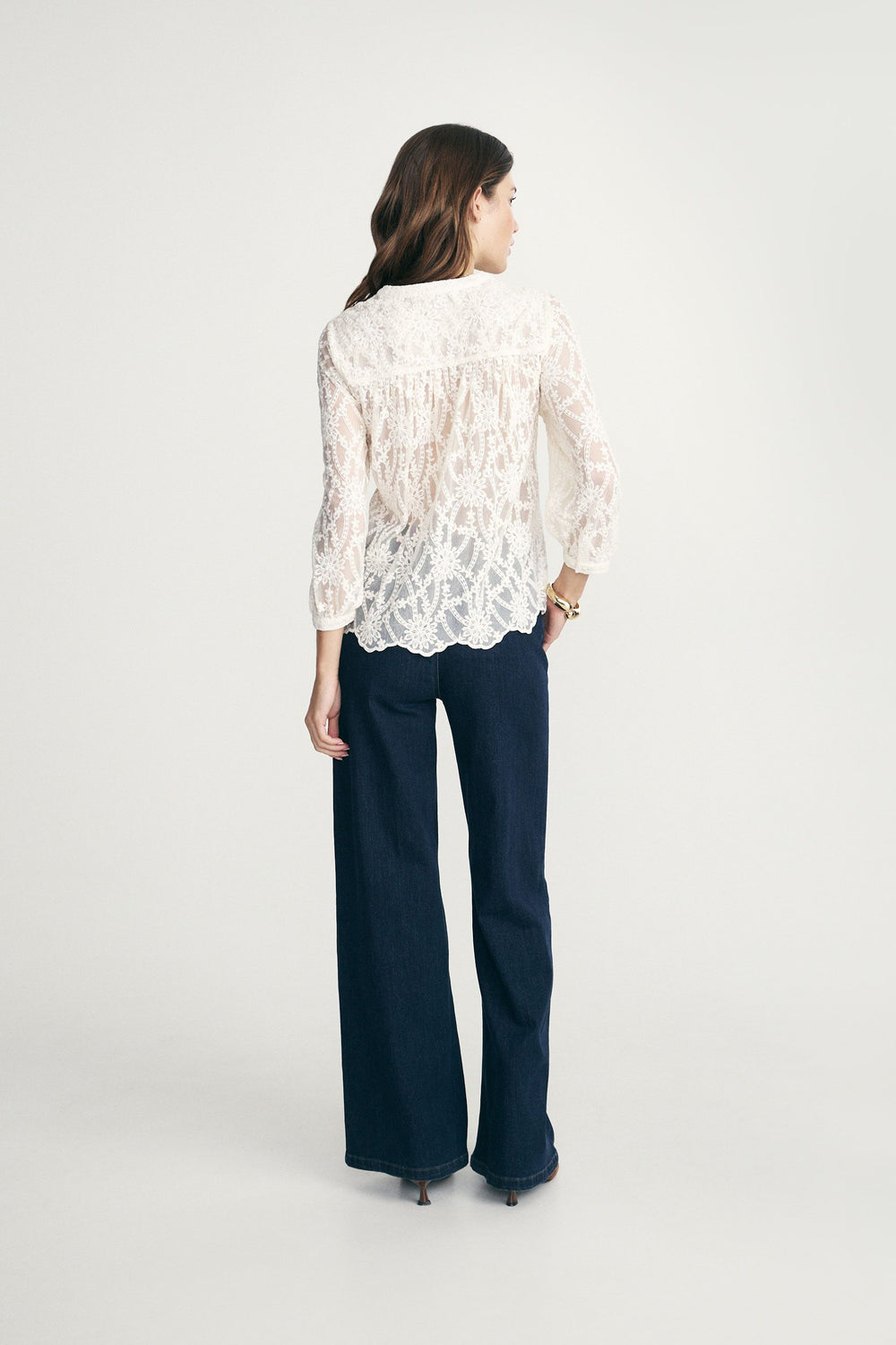 Blouse fleurie à dentelle