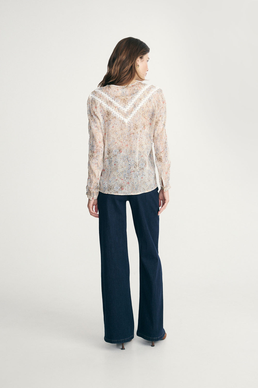 Blouse avec détails en dentelle