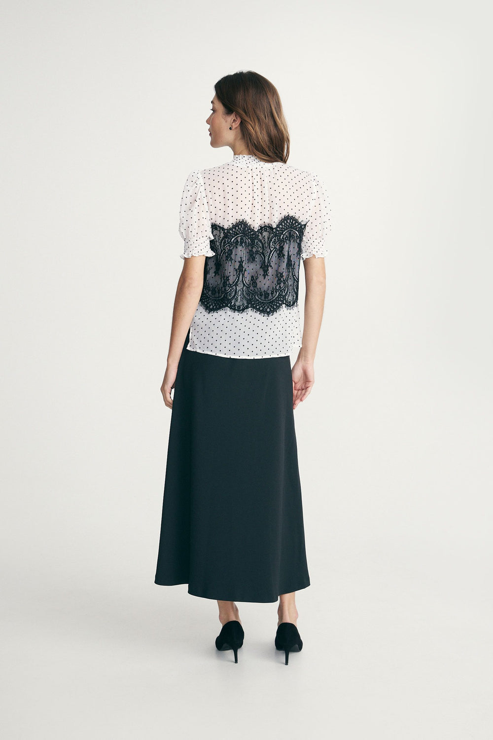 Chemisier en tulle à pois et dentelle