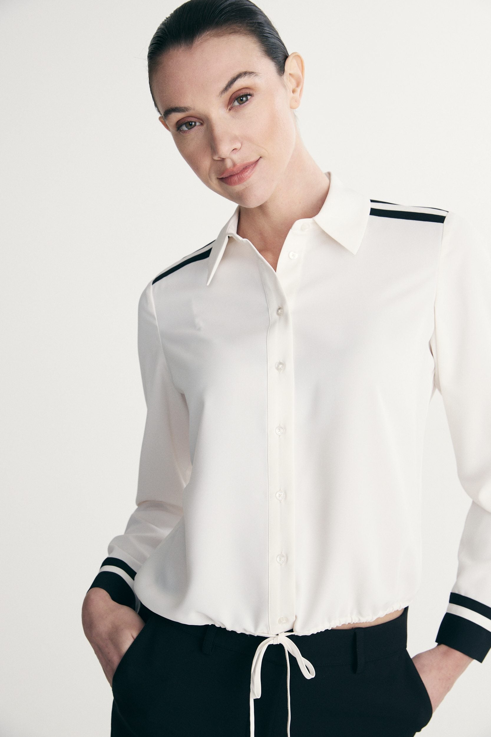 Fluid blouse with drawstring