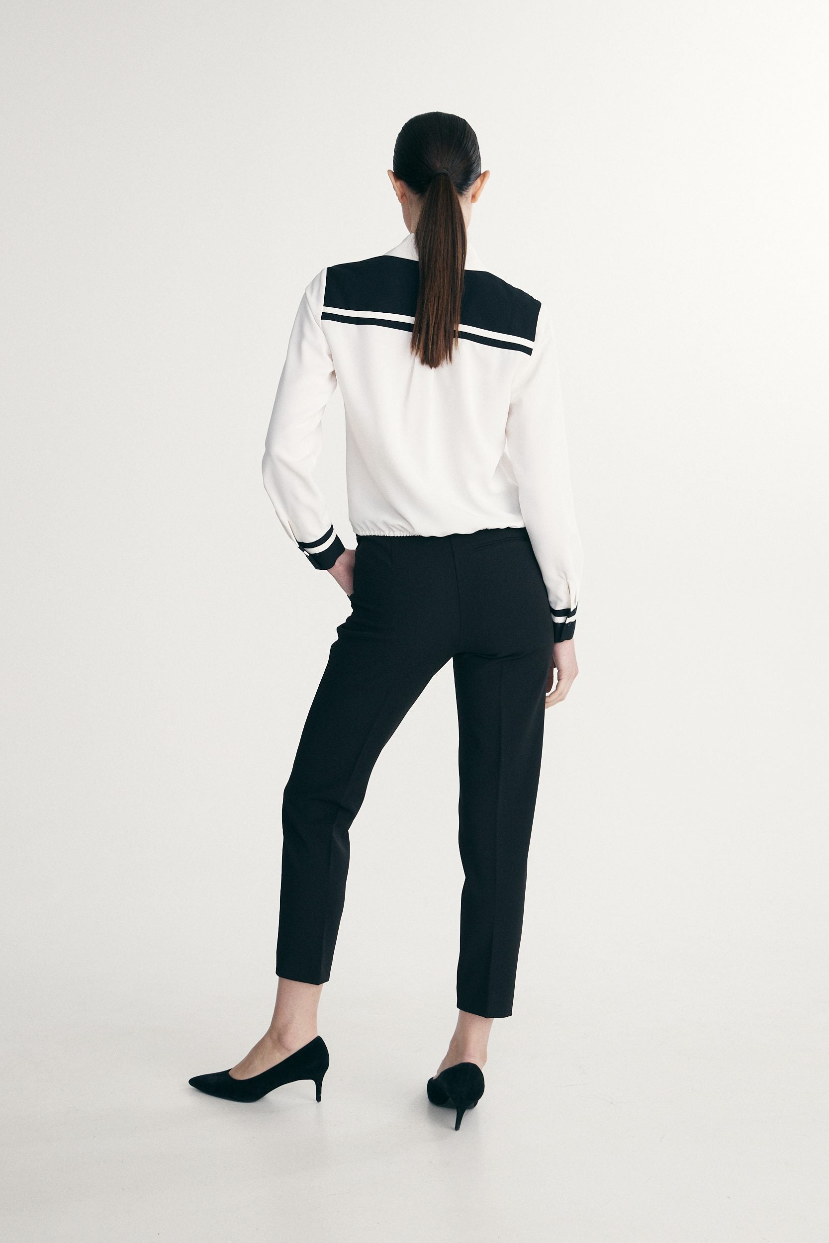 Fluid blouse with drawstring