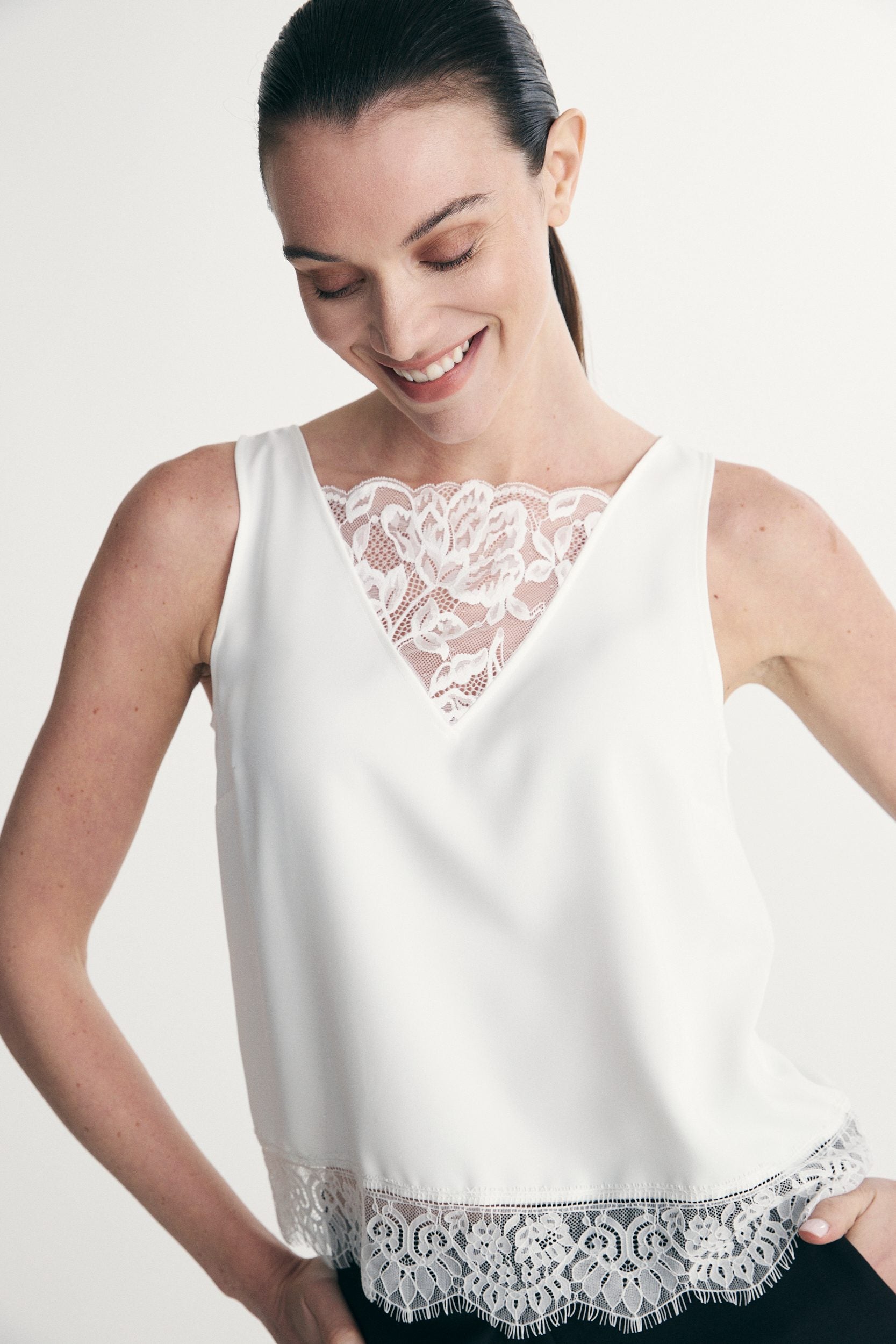 Sleeveless lace detail top