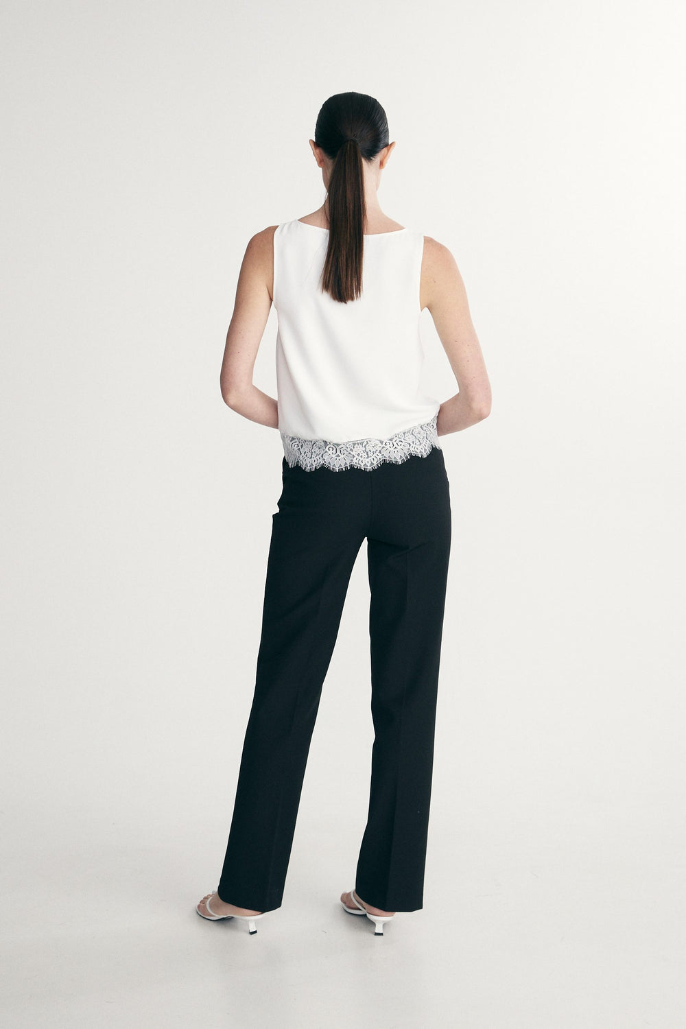 Sleeveless lace detail top