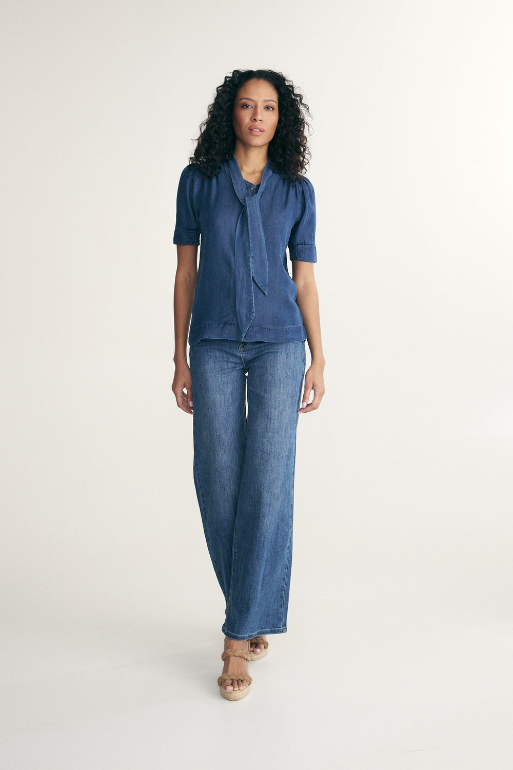 Blouse avec col noué