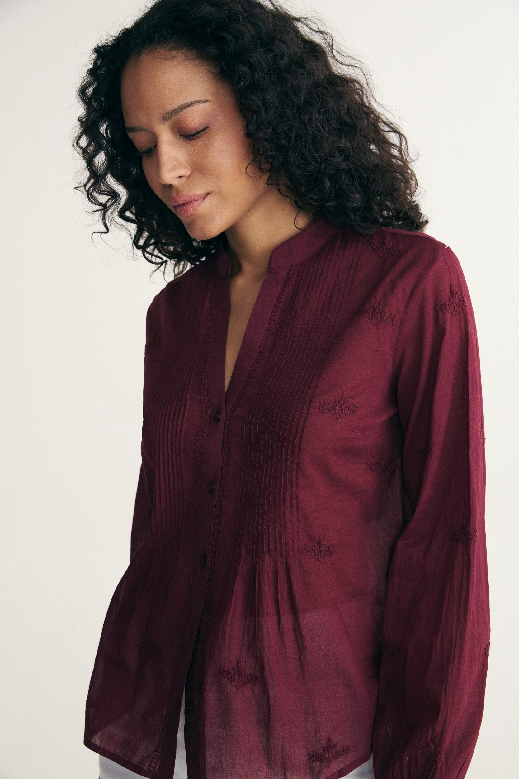 Puffy sleeve shirt with embrodery