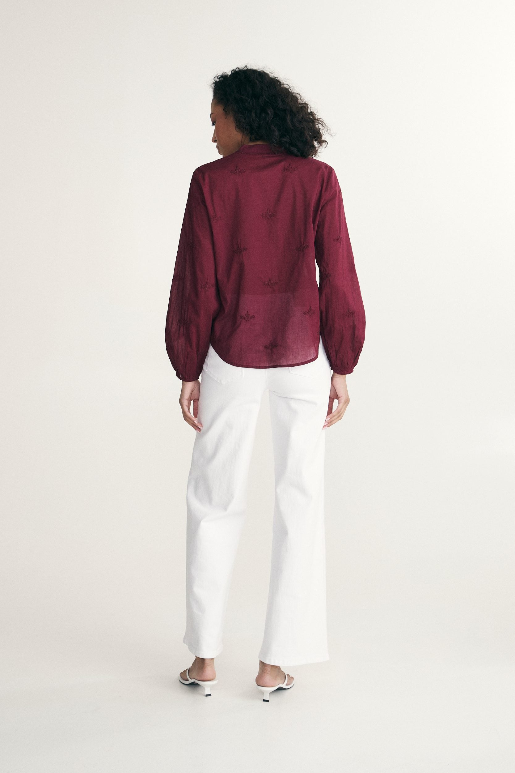 Chemise manche bouffante avec broderie