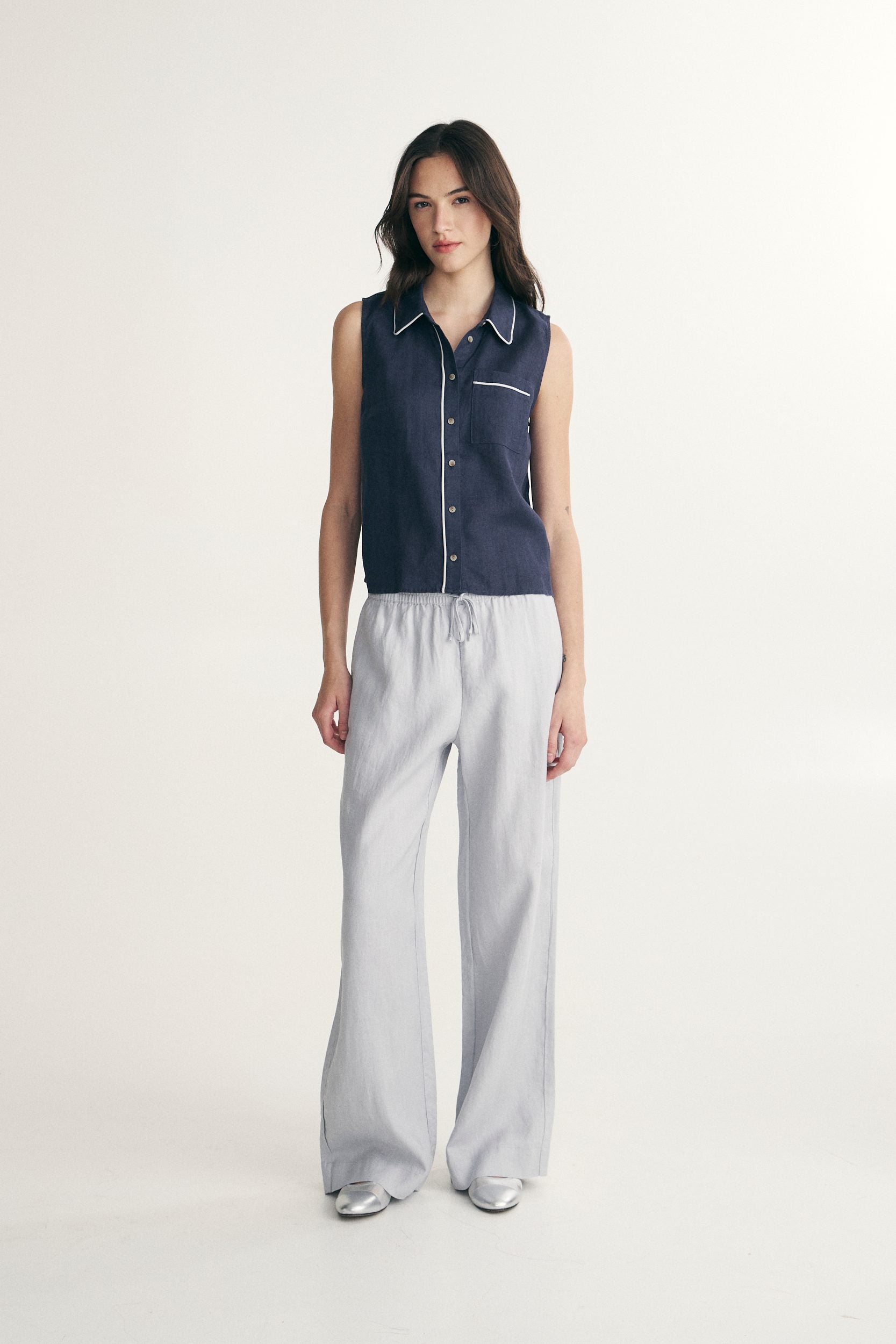 Sleeveless linen polo