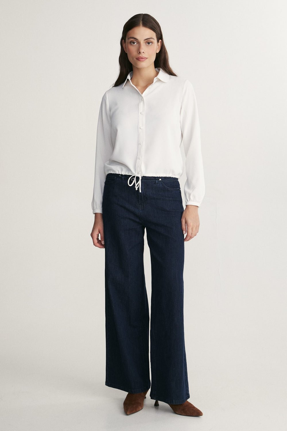 Blouse with lace trim detail