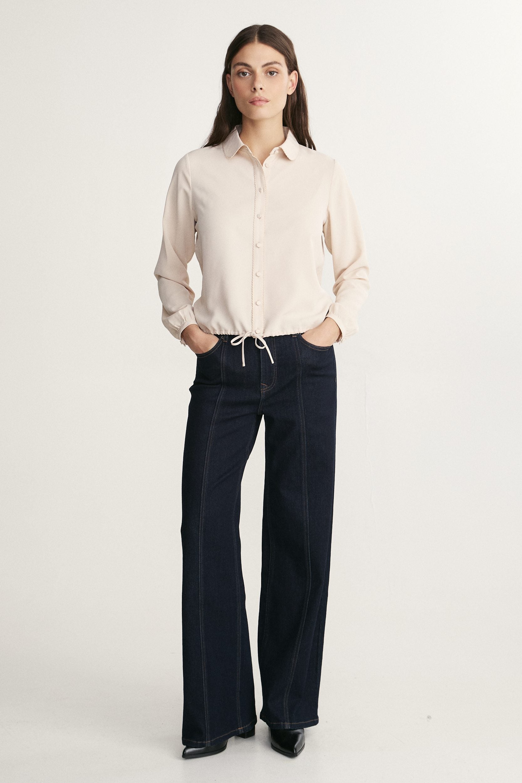 Blouse with lace trim detail