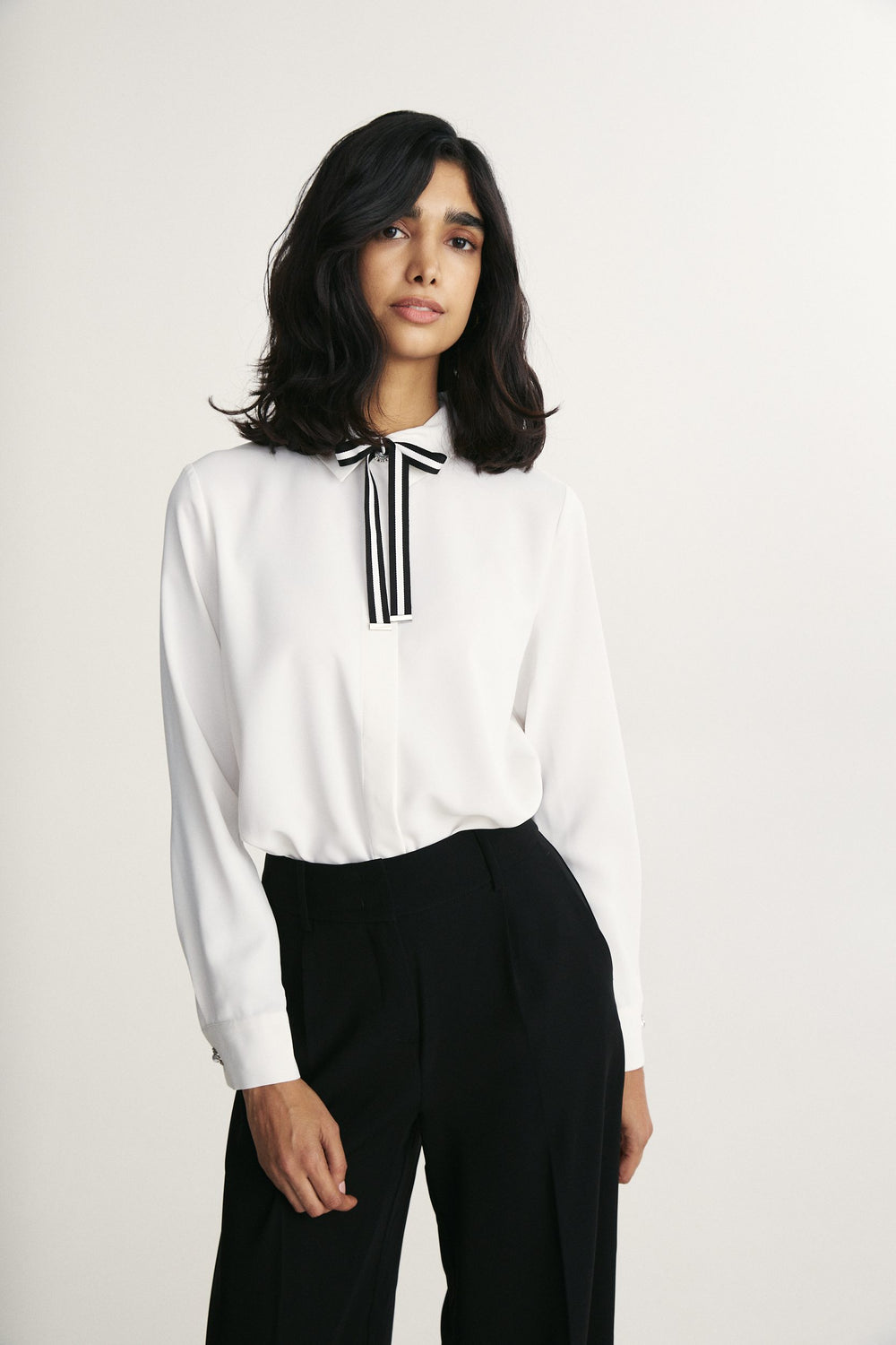 Shirt with removable rubban