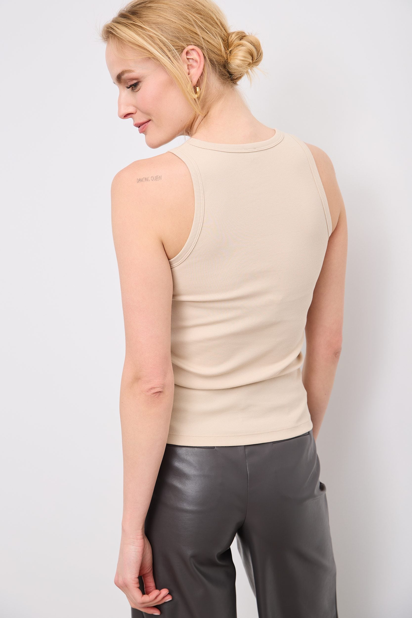 Sleeveless rib top