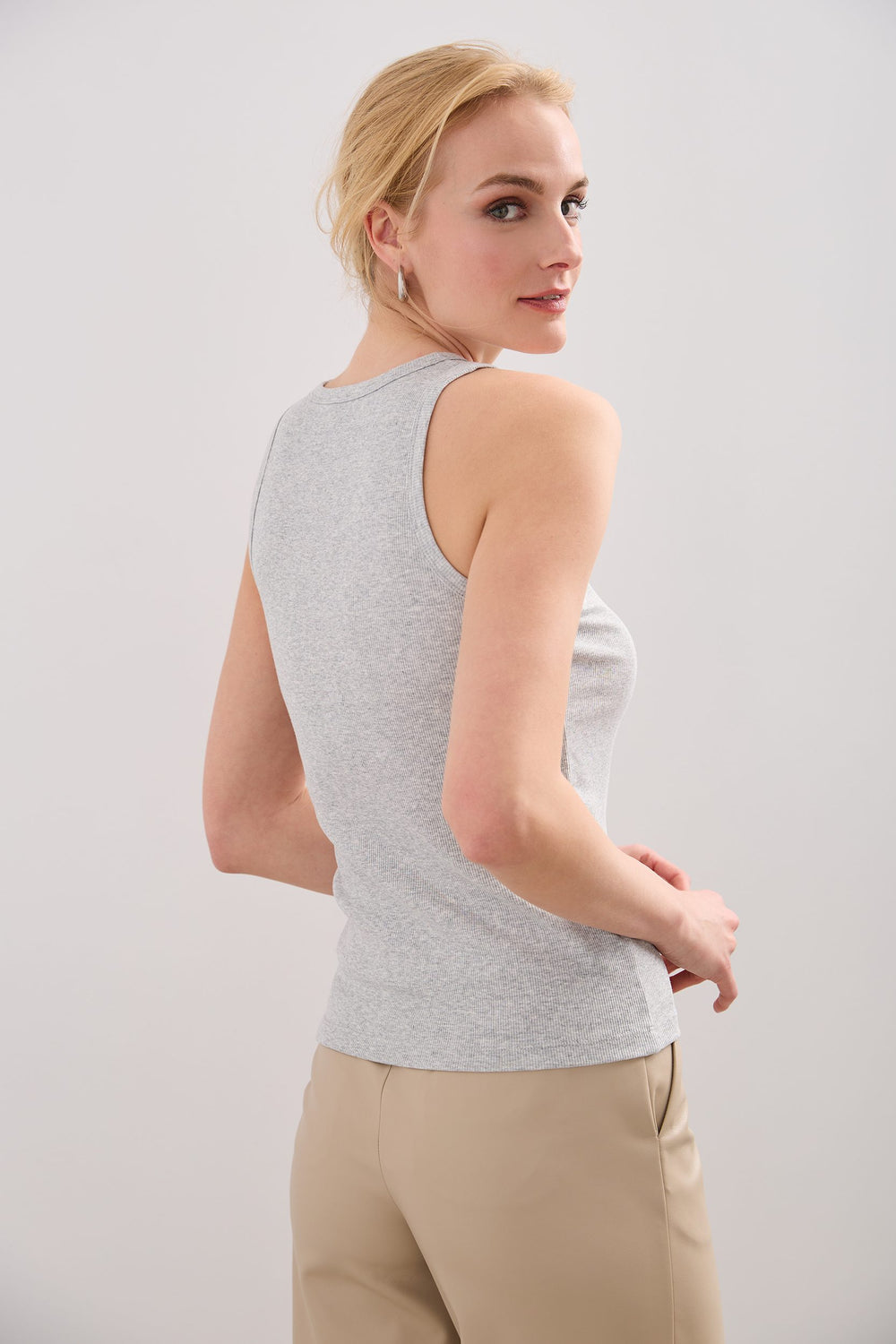 Sleeveless rib top