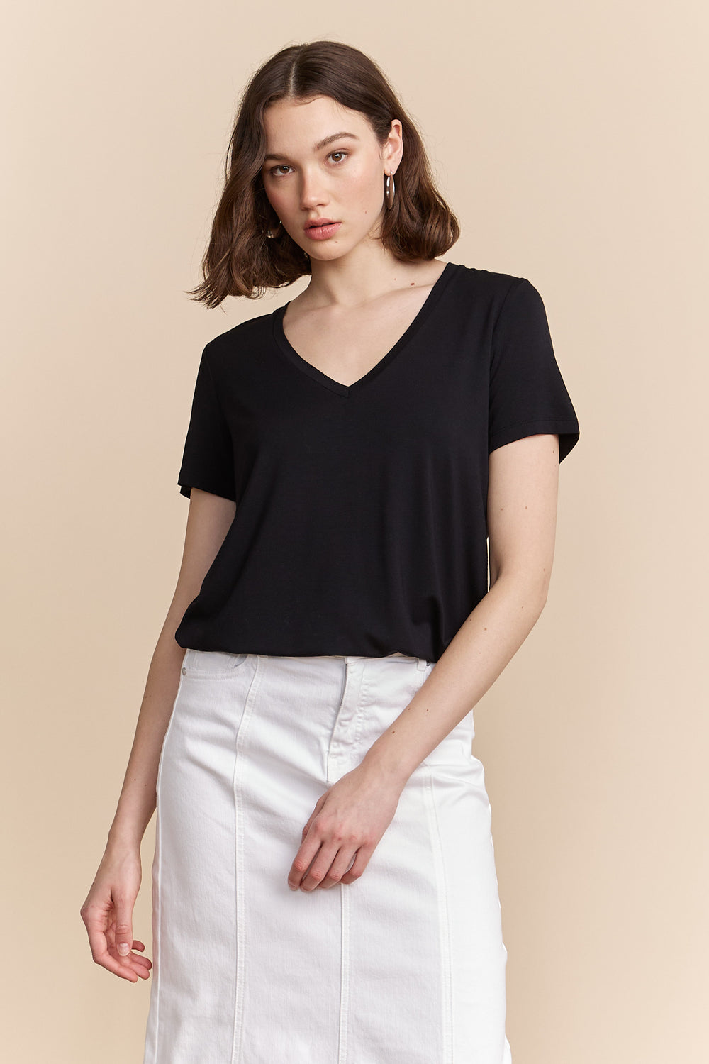 V-neck shirt with drawstring
