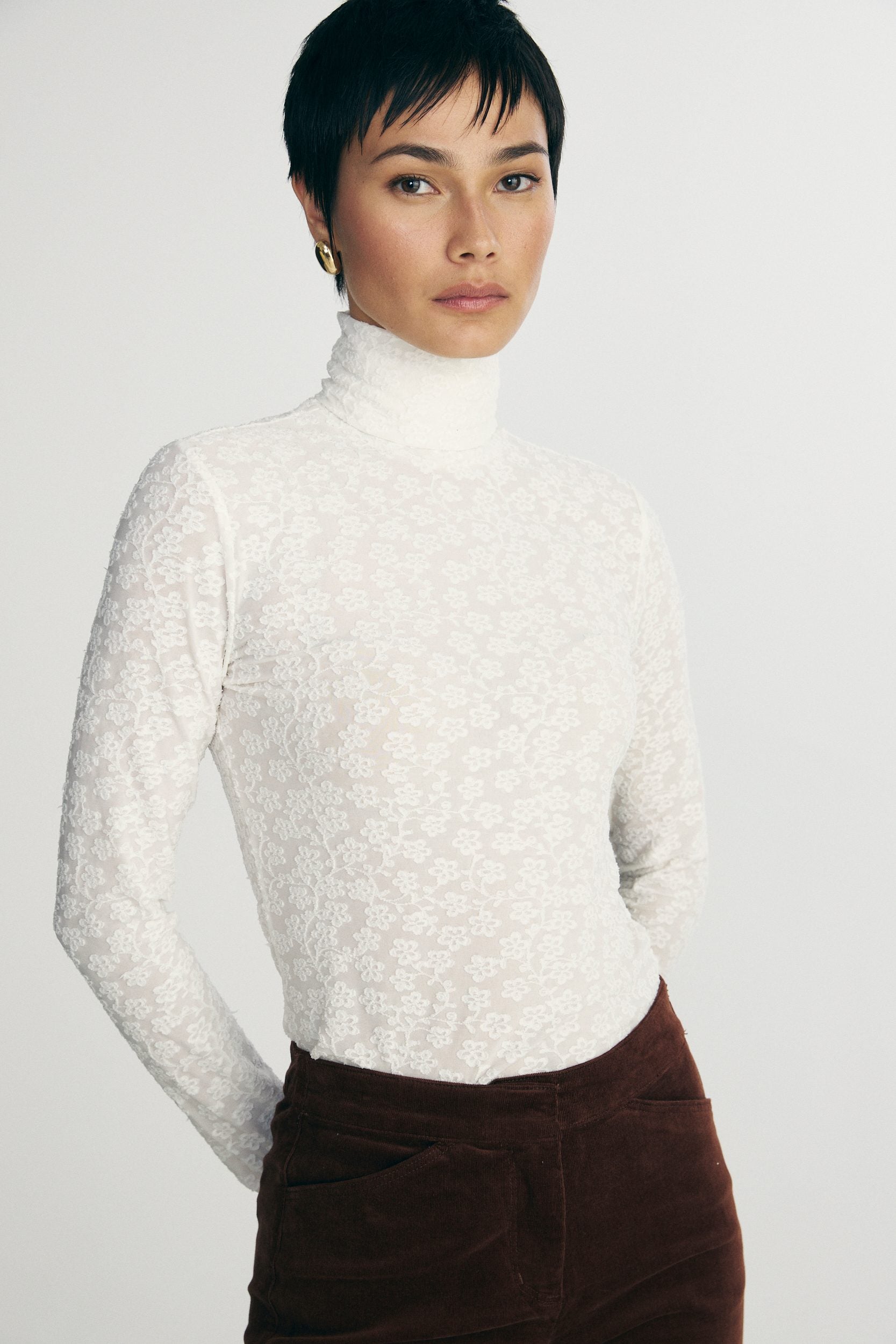 Turtle neck lace top